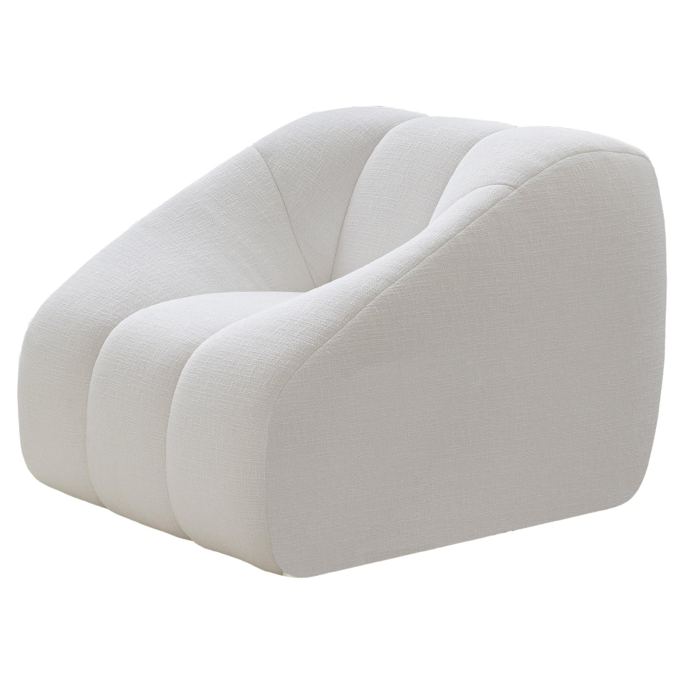 NEW armchair in white fabric. By Legame Italia For Sale