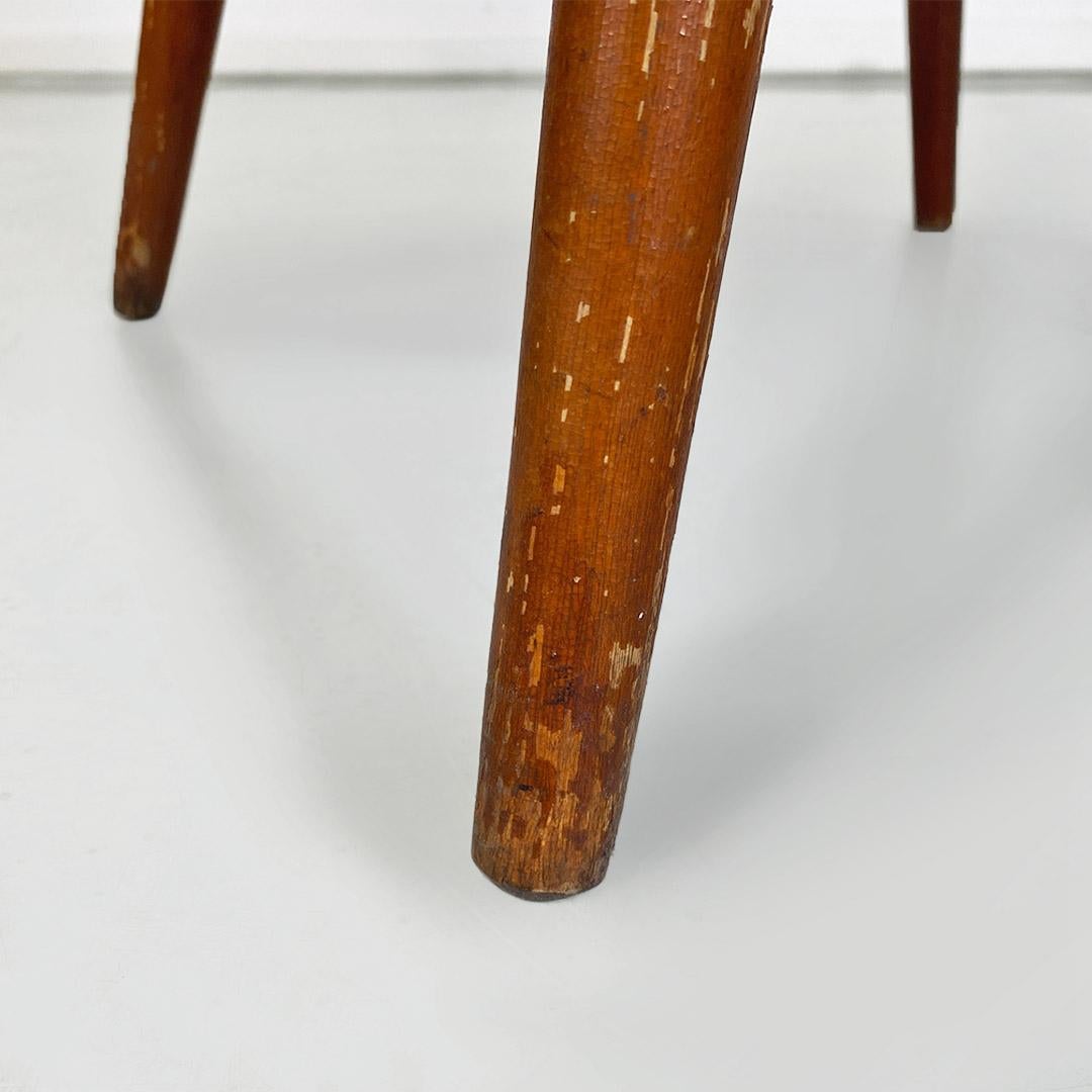 Kleiner Sessel mit puderrosa Samt und Beinen aus Buchenholz ca. 1960 im Angebot 4