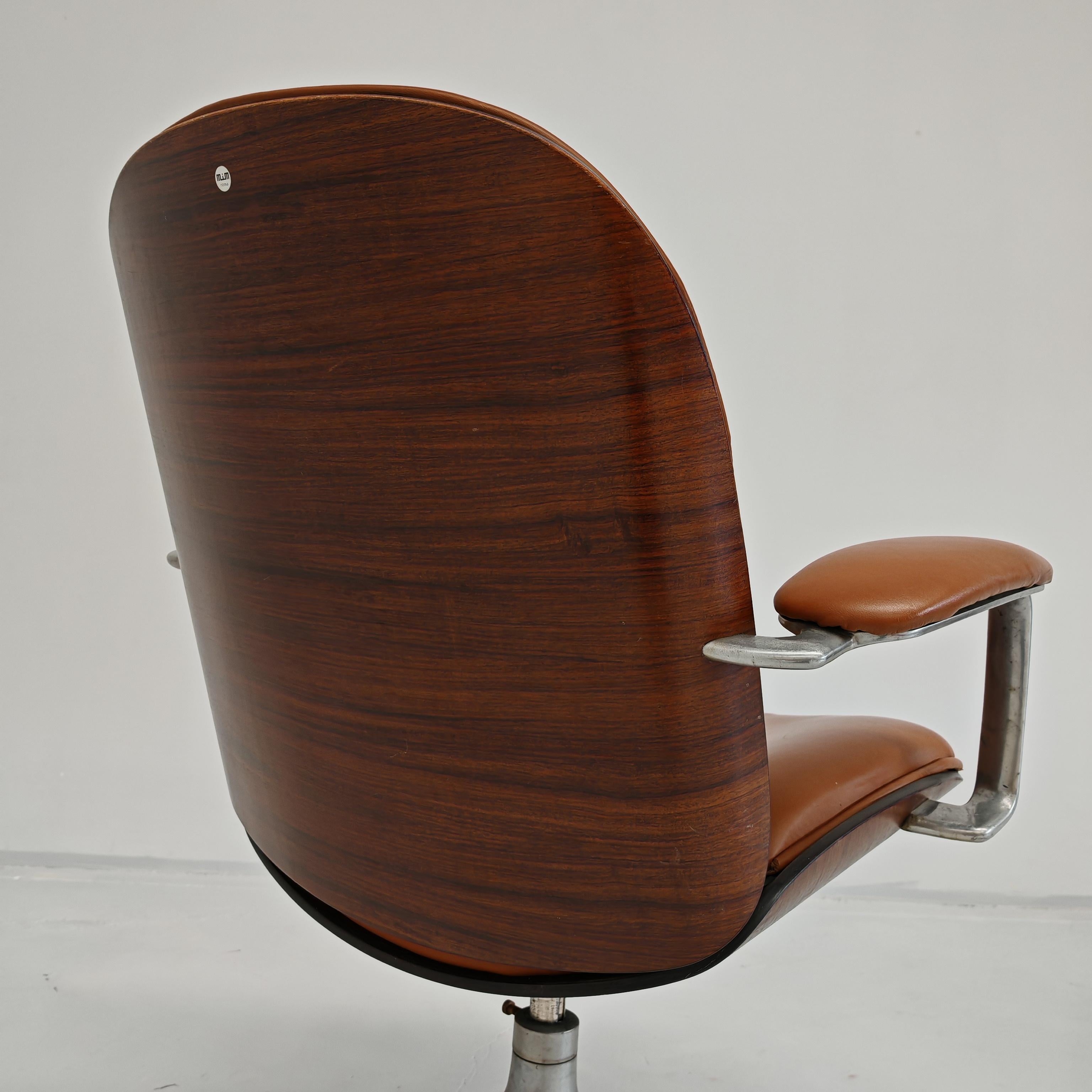 Poltrona direzionale in pelle cognac e legno di Ico Parisi per MIM anni 60 in vendita 3