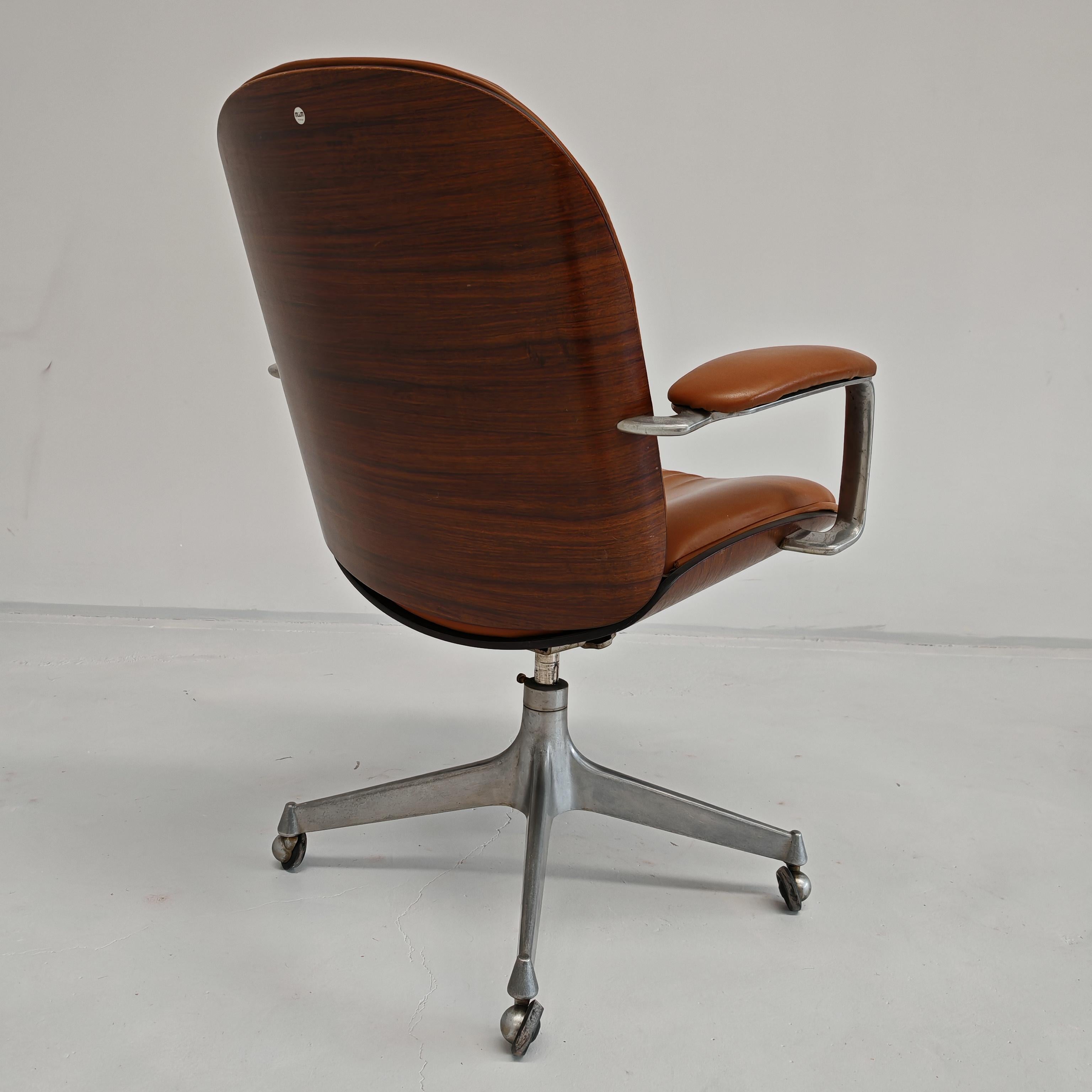 Poltrona direzionale in pelle cognac e legno di Ico Parisi per MIM anni 60 in vendita 2