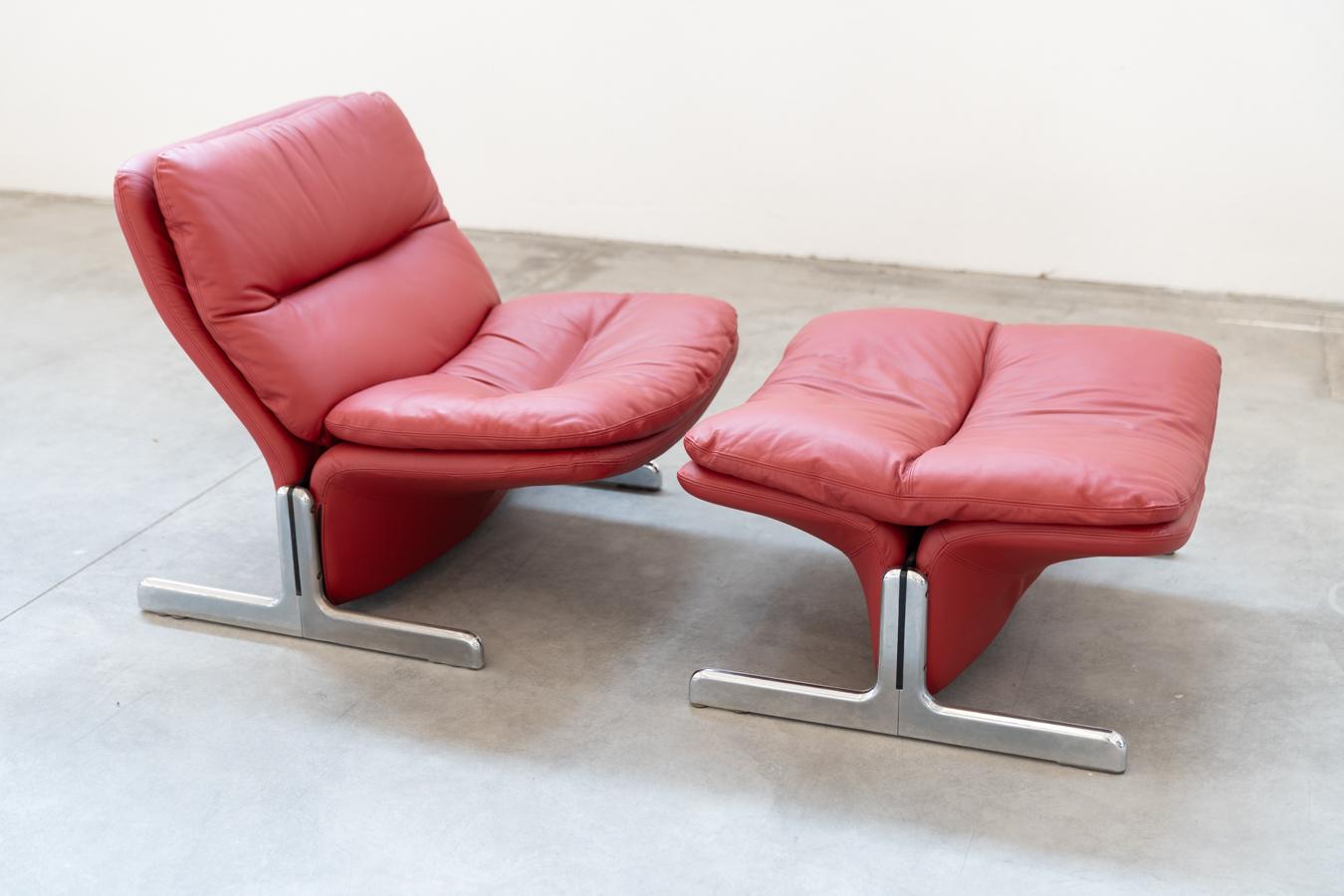 Red leather armchair and footstool, Vitelli and Ammannati, for Brunati 70/80s For Sale 8