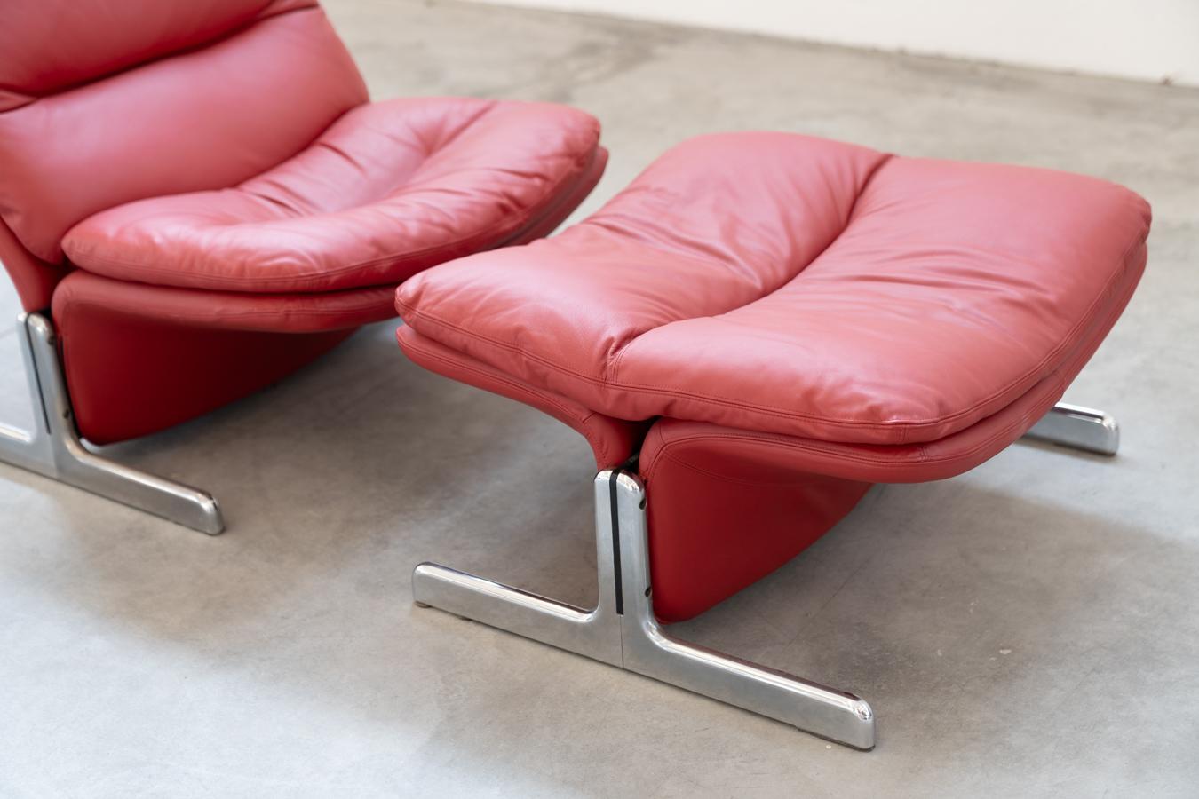 Red leather armchair and footstool, Vitelli and Ammannati, for Brunati 70/80s For Sale 9
