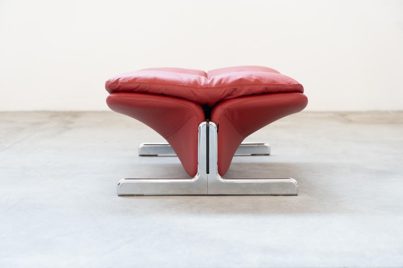 Red leather armchair and footstool, Vitelli and Ammannati, for Brunati 70/80s For Sale 13