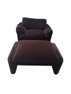 Poltrona e poggiapiedi Maralunga di Vico Magistretti per Cassina, Italia1973