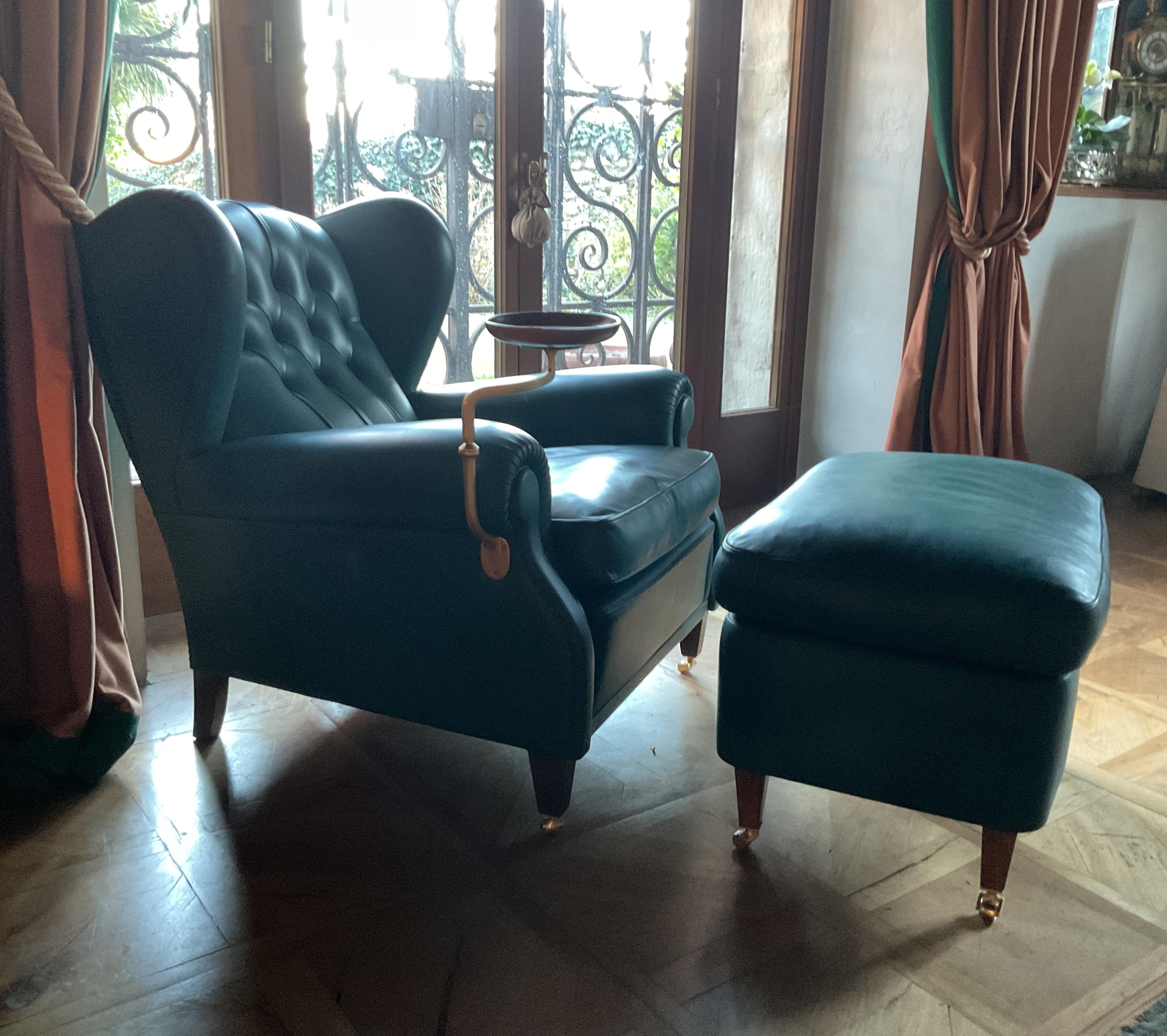 Frau armchair with ottoman model 1919

1919, by Poltrona Frau, is a historical armchair inspired by the model 128, which entered Renzo Frau's catalog beginning in 1919 and echoed the opulent features of Rococo bergère. Upholstered and fully