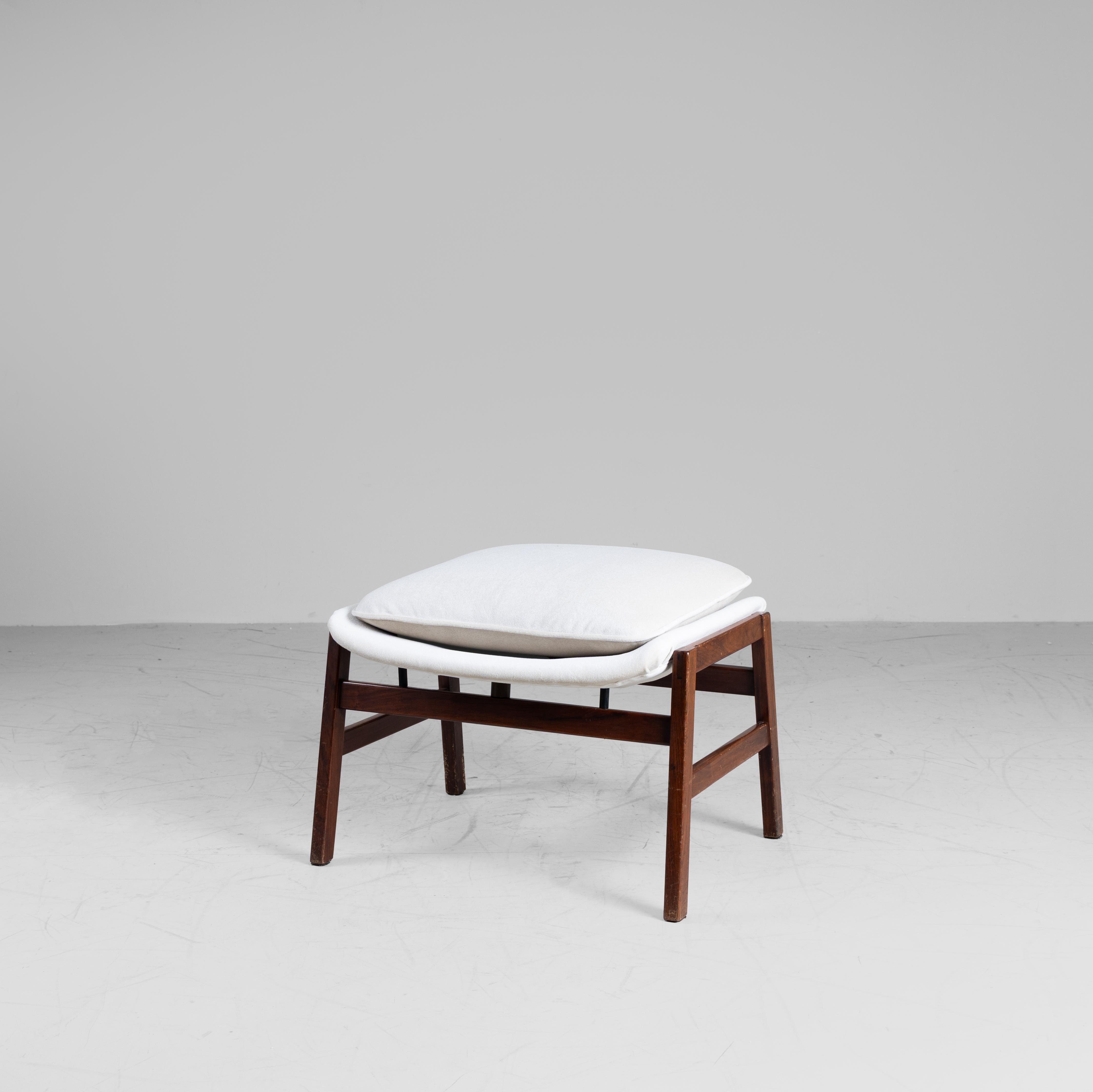 Poltrona e pouf mod. 877, Gianfranco Frattini, Cassina, 1959 in vendita 8