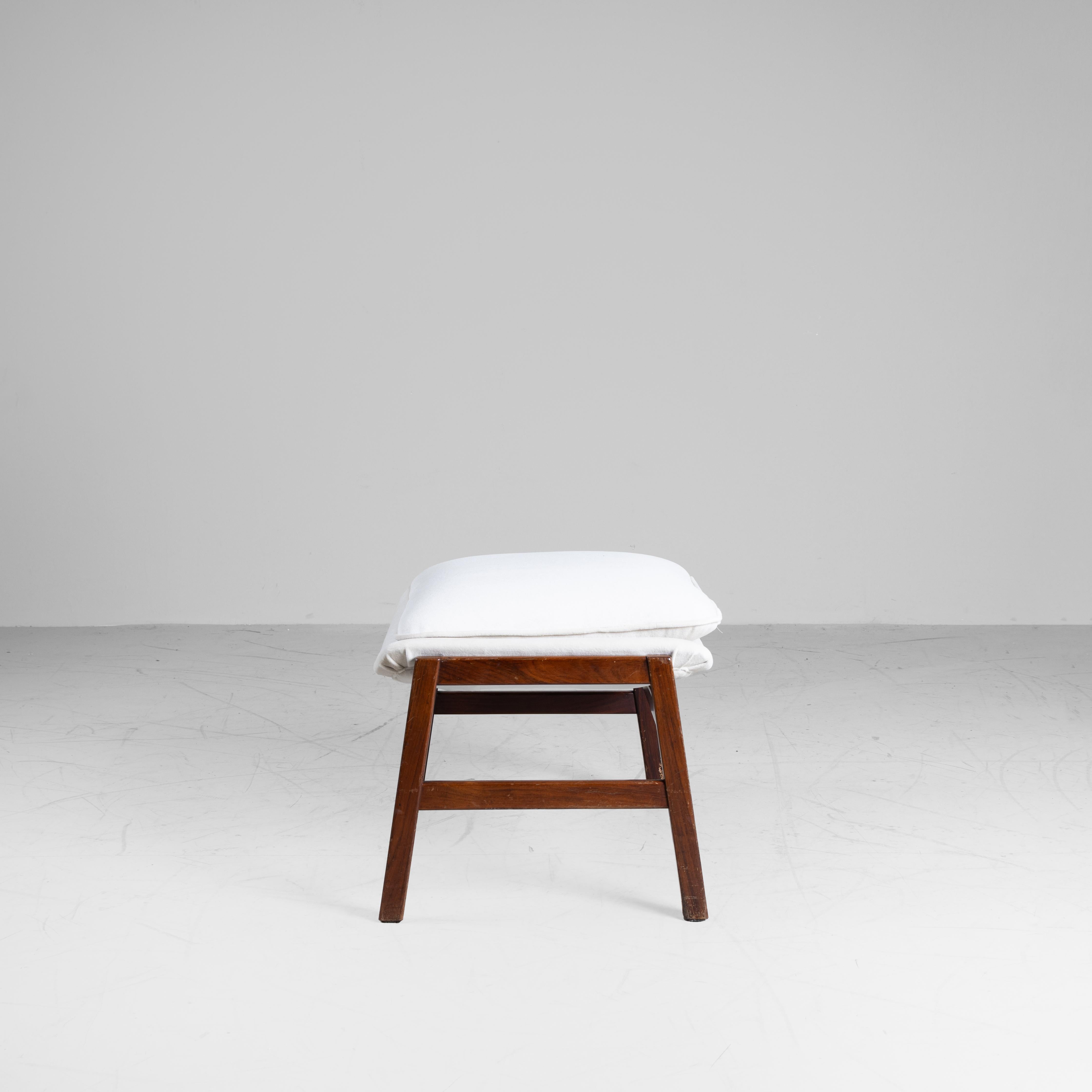 Poltrona e pouf mod. 877, Gianfranco Frattini, Cassina, 1959 in vendita 9