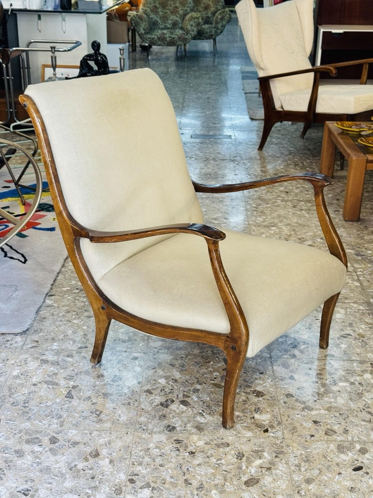 Poltrona Ezio Longhi per Elam, Modello “Mitzi” – Anni ’60  Vintage Modernariato


Elegante poltrona disegnata da Ezio Longhi per Elam negli anni ’60, modello “Mitzi”, iconico esempio di modernariato italiano. Caratterizzata da una struttura in legno
