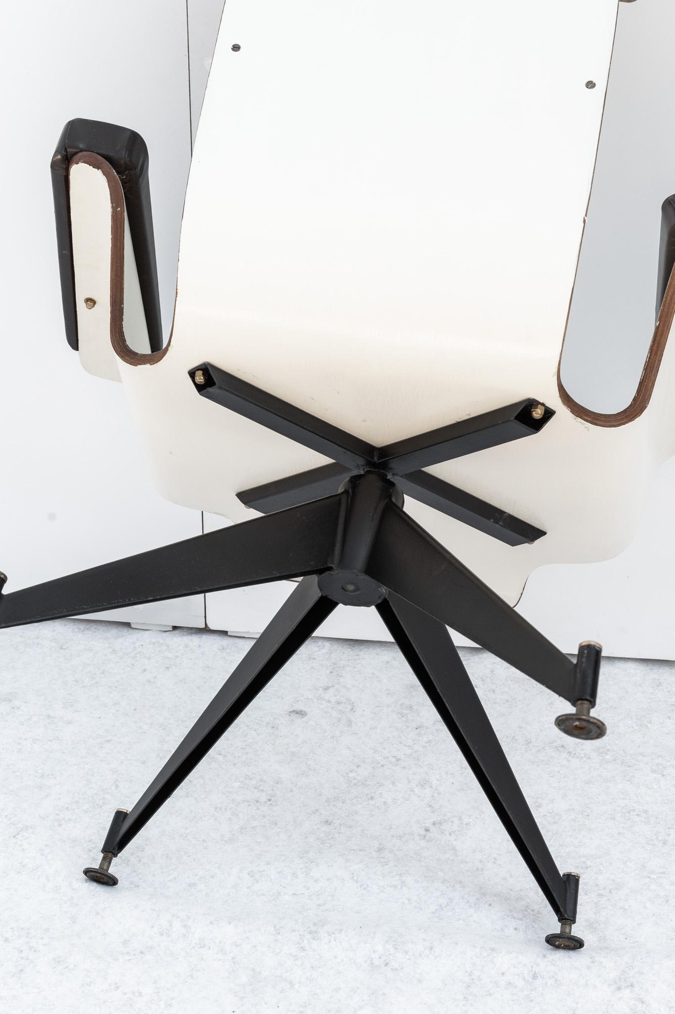 Milieu du XXe siècle Poltrona Fratelli Pozzi, Anni '60 en vente