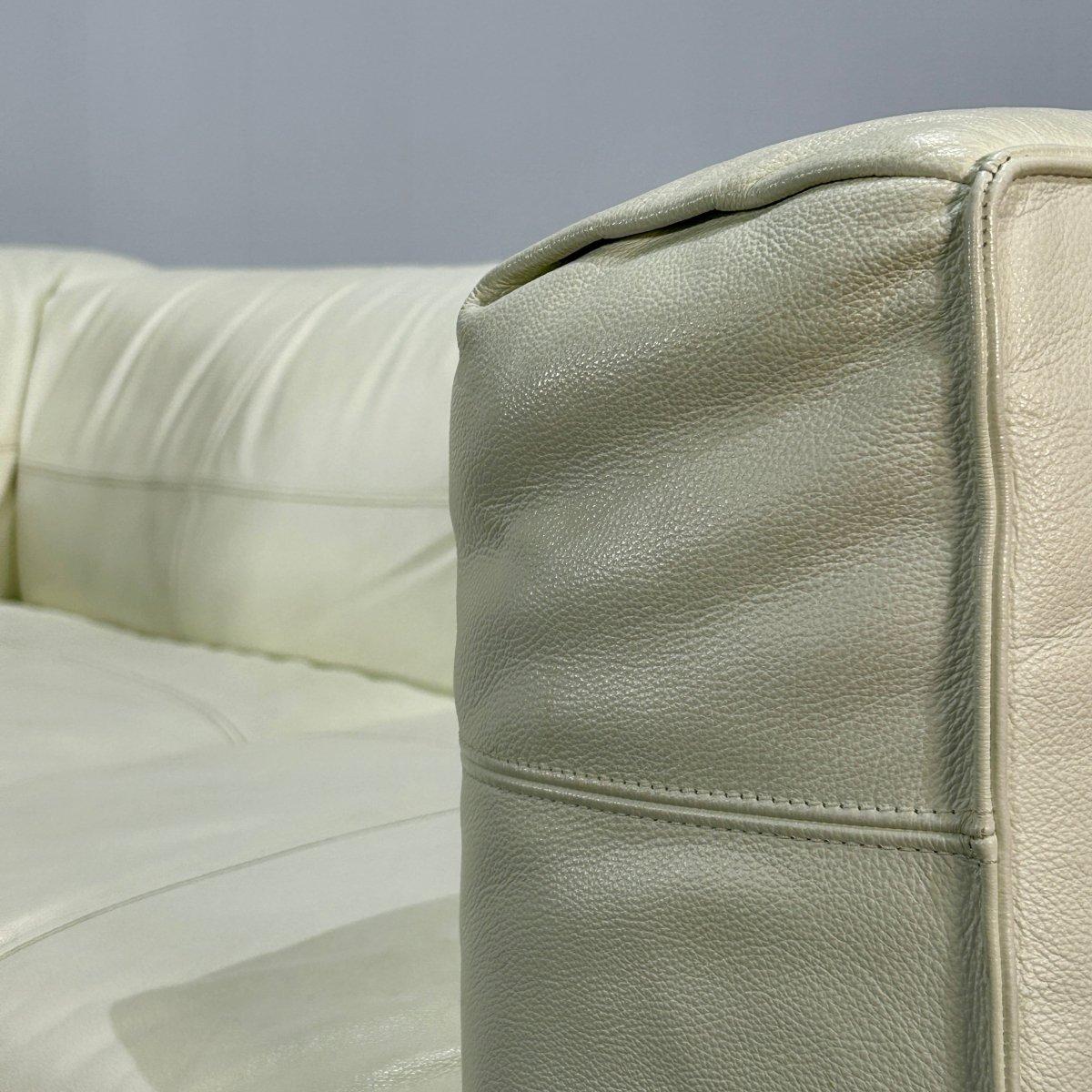 Poltrona Frau Bosfora Cremefarbenes Zweisitzer-Sofa im Zustand „Gut“ im Angebot in Basildon, London