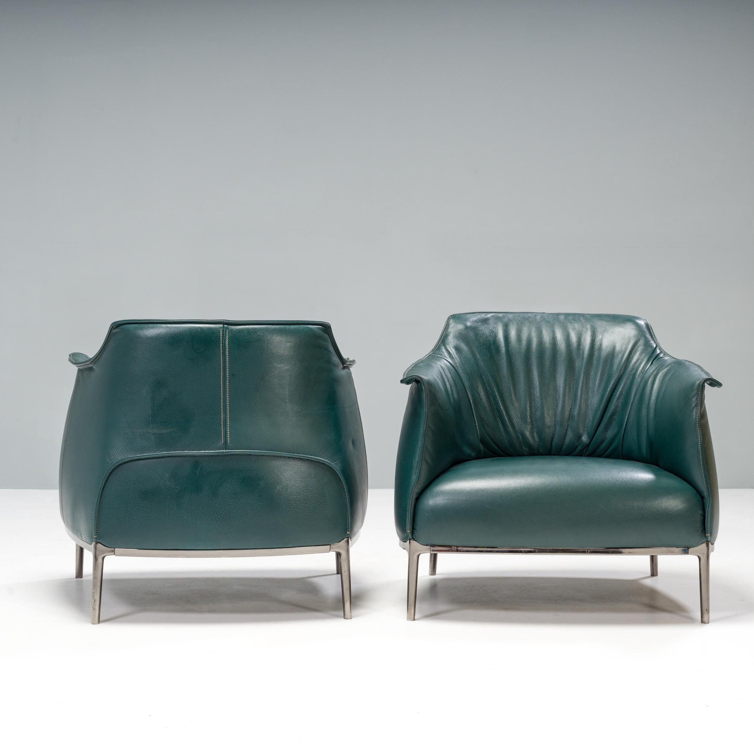 Designed by French designer and architect Jean-Marie Massaud and manufactured by Poltrona Frau, the Archibald armchair is the perfect balance of comfort and style.

Constructed from a tubular steel frame, the armchair has slimline cast-aluminium