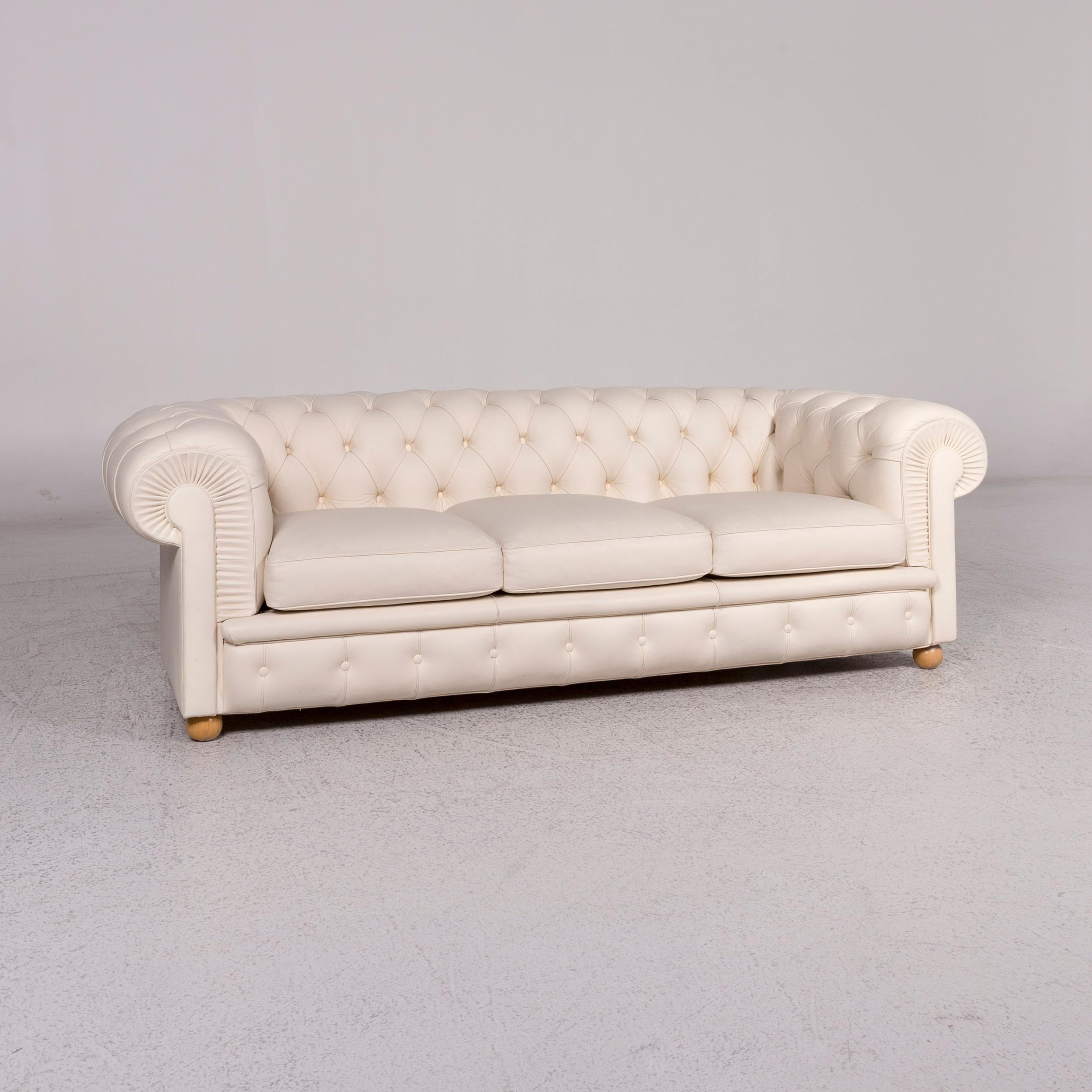 We bring to you a Poltrona Frau chester leder sofa creme weiß Dreisitzer retro Renzo Frau couch.

 Product measurements in centimeters:
 
Depth: 94
Width: 205
Height: 65
Seat-height: 43
Rest-height: 65
Seat-depth: 55
Seat-width: