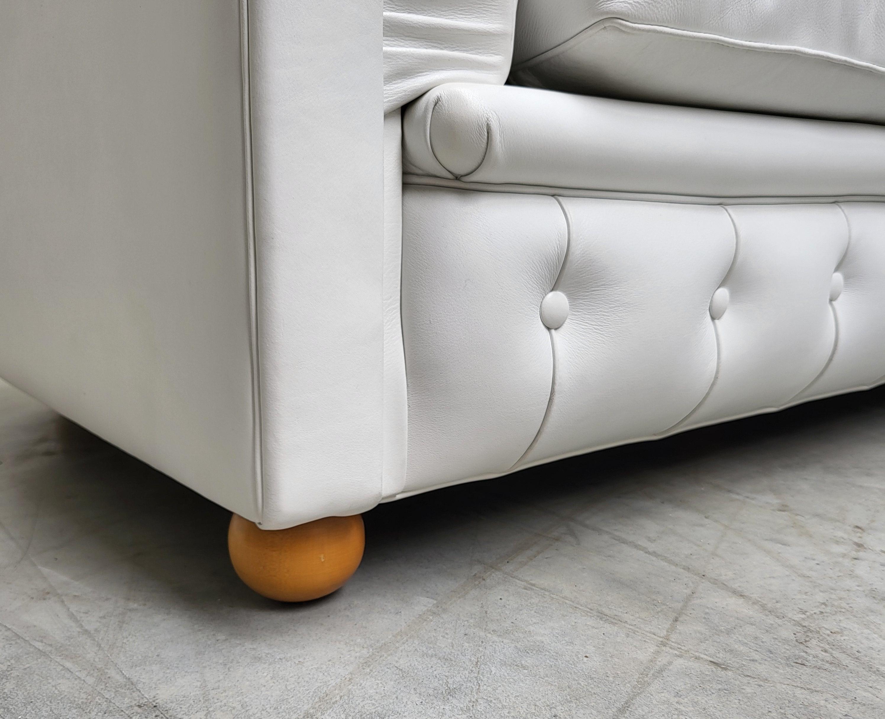 XXI secolo e contemporaneo Poltrona Frau Divano 4er personalizzato Mod. Chester Italia Chesterfield in vendita