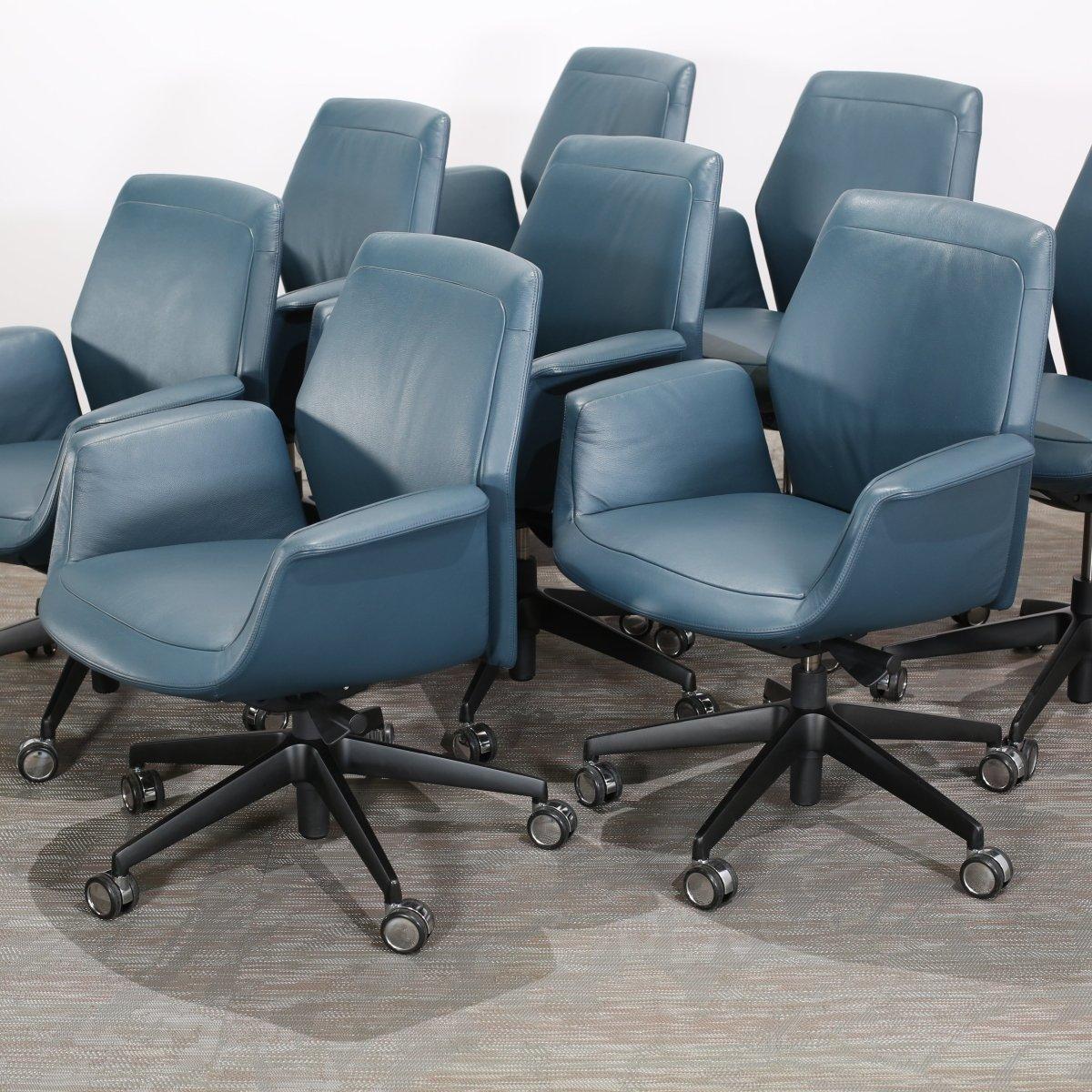 Moderno Poltrona Frau Downtown Managerial Armchair by Jean-Marie Massaud in vendita