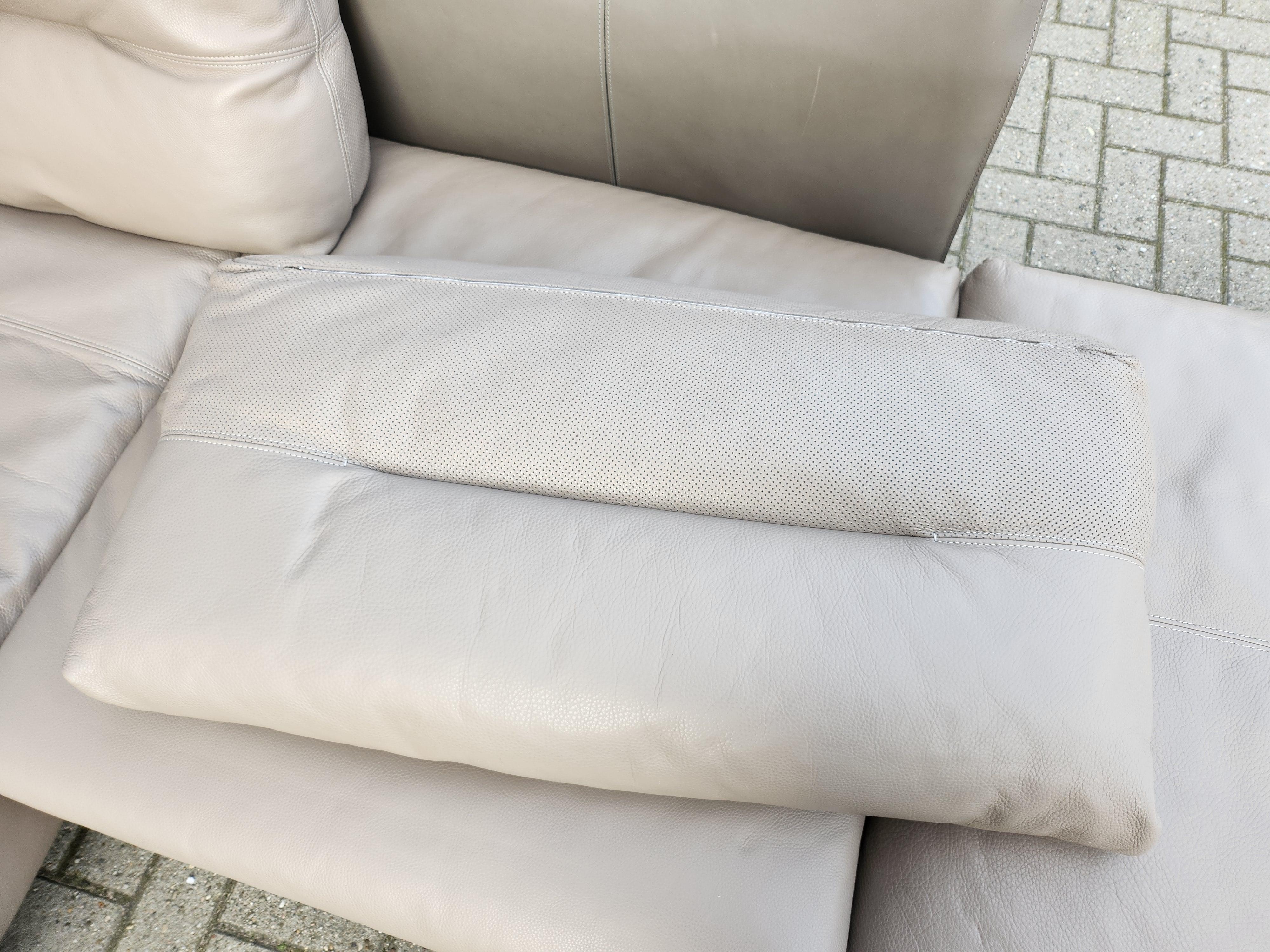 Poltrona Frau GranTorino Sofa aus Leder im Angebot 2