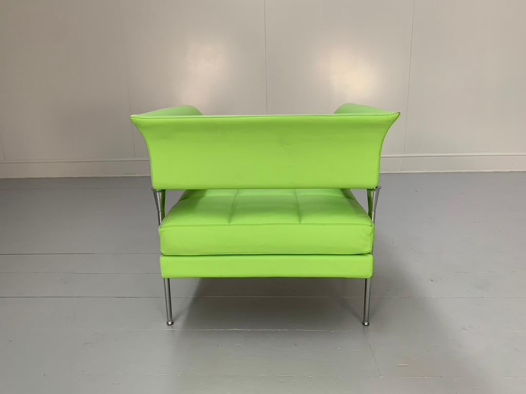 Fauteuil Hydra Enif Poltrona Frau en cuir vert 