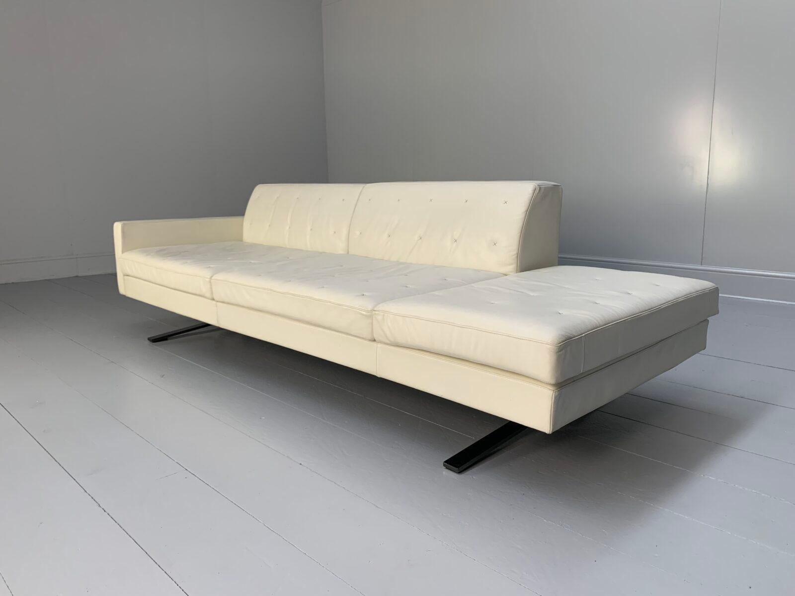 Hello Friends, and welcome to another unmissable offering from Lord Browns Furniture, the UK’s premier resource for fine Sofas and Chairs.
On offer on this occasion is an ultra-rare “Kennedee” 3-seat, chaise-end sofa from the world renown Italian