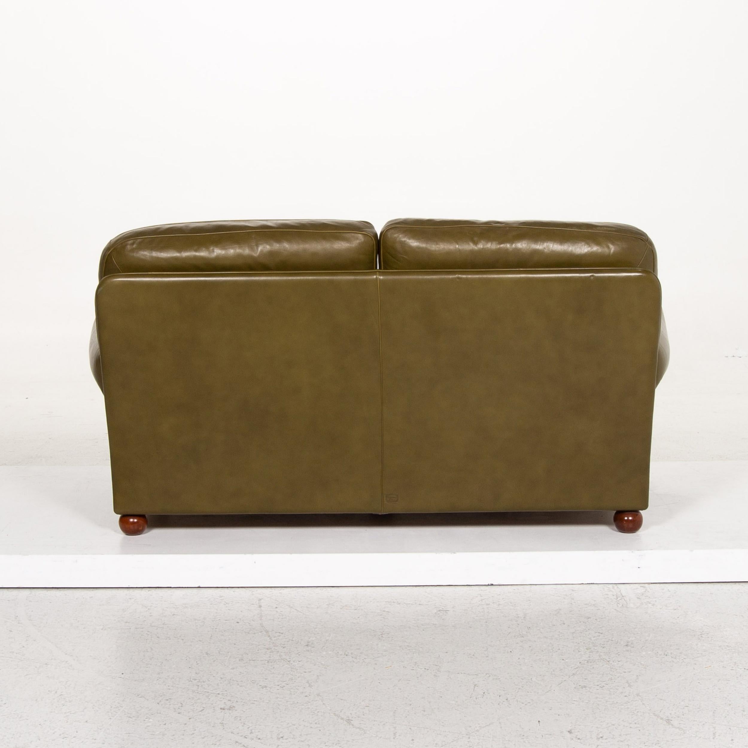 Poltrona Frau Leather Sofa Green Olive Green Two-Seat Couch Retro In Excellent Condition For Sale In Cologne, DE