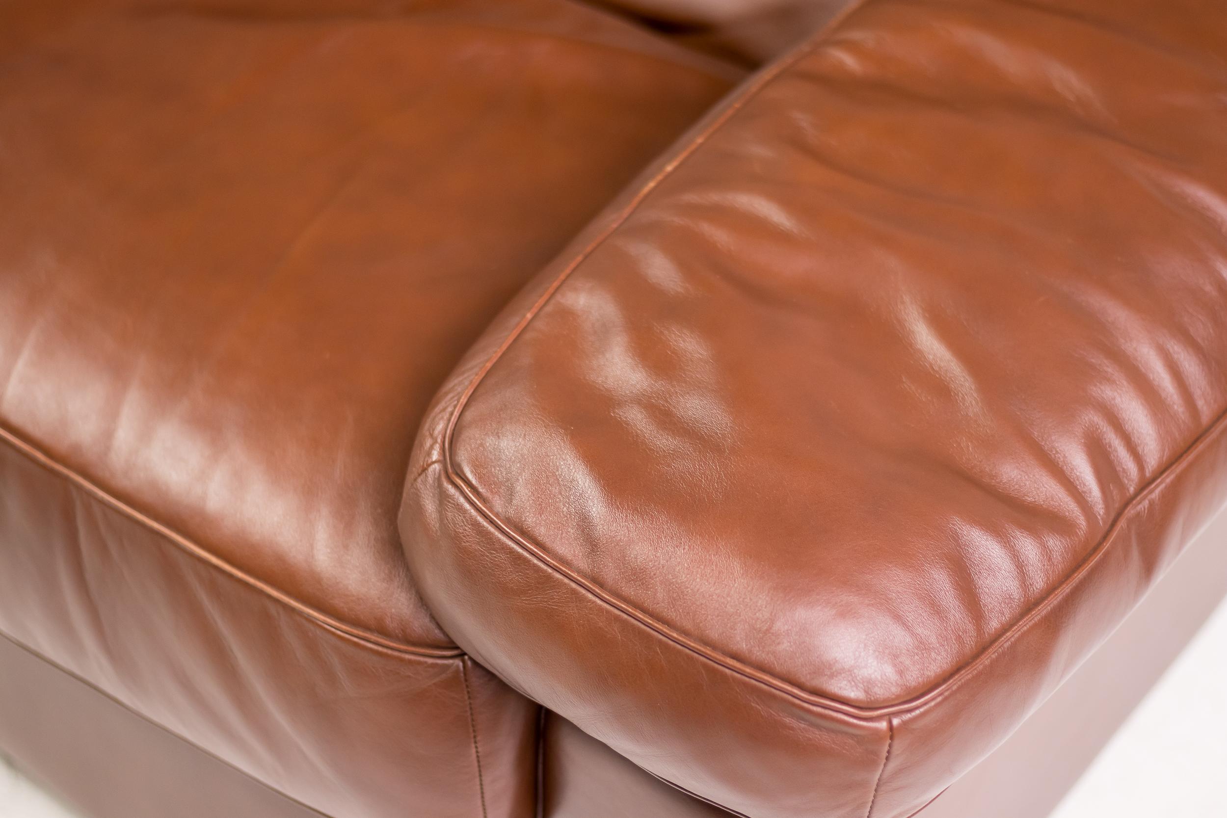 Italian Premium Poltrona Frau Petronio Down Filled Royal 2-Seater Sofa Chestnut Leather For Sale