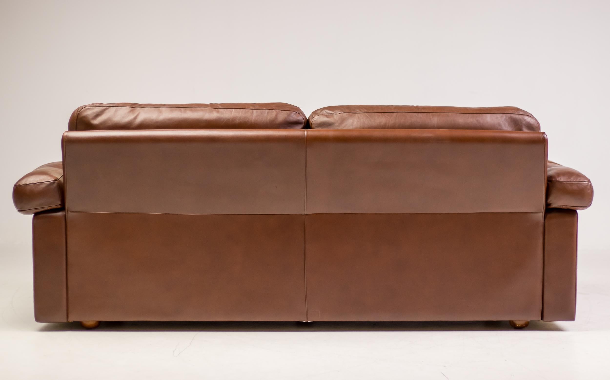 Premium Poltrona Frau Petronio Down Filled Royal 2-Seater Sofa Chestnut Leather For Sale 1