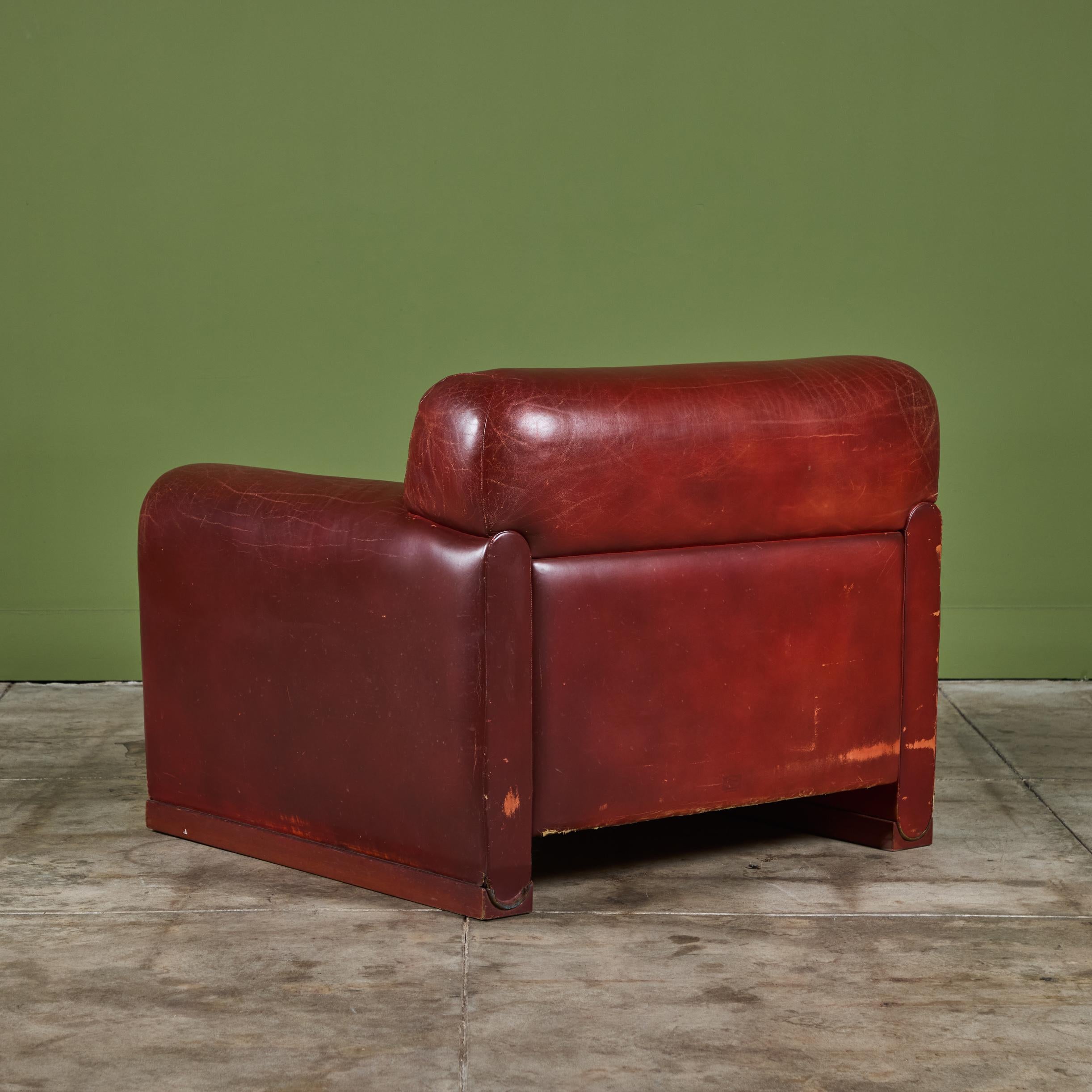Poltrona Frau Red Leather Lounge Chair In Good Condition For Sale In Los Angeles, CA