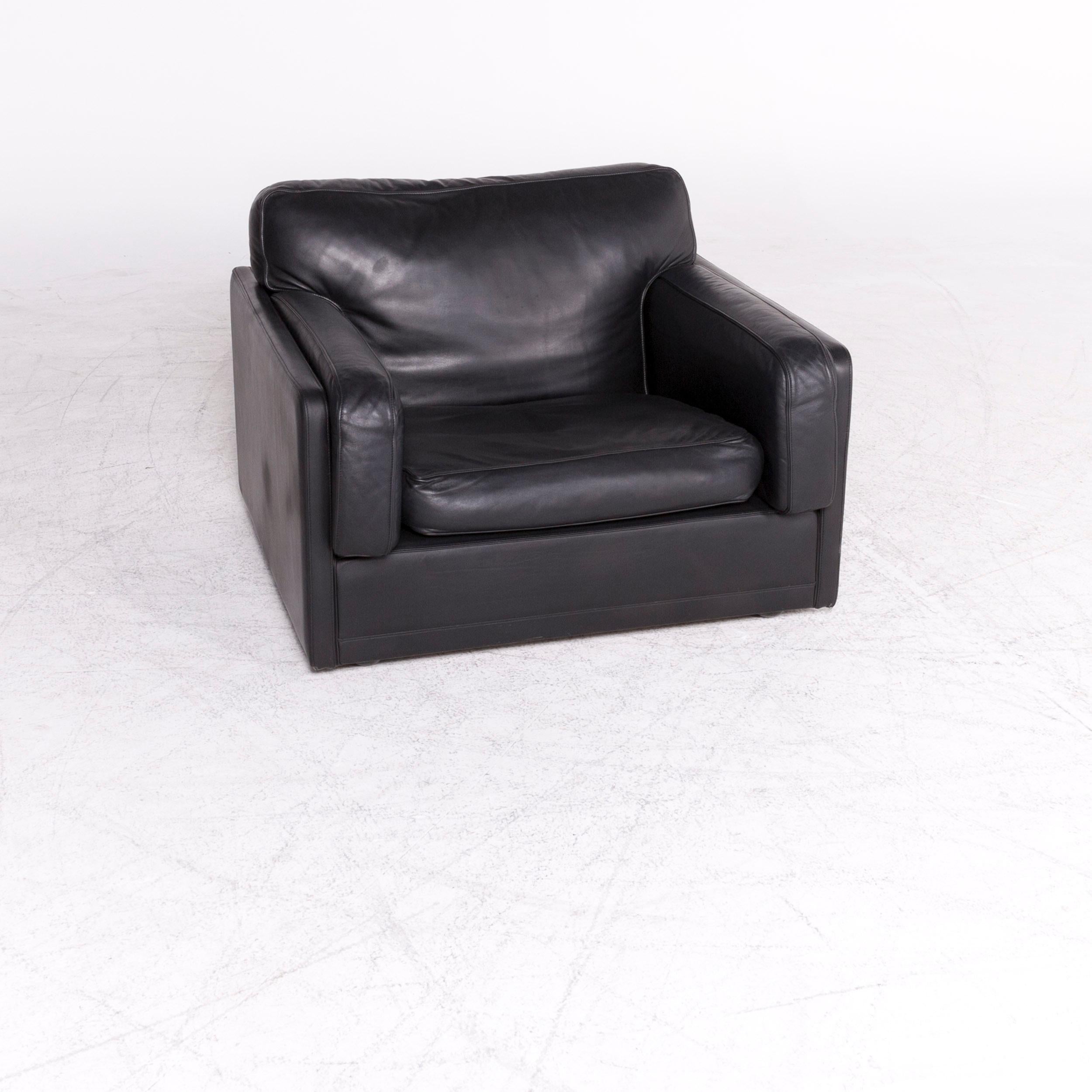 We bring to you a Poltrona Frau Socrate designer leather armchair black genuine leather chair.
 
Product measures in centimeters:

Depth: 96
Width: 100
Height: 73
Seat-height: 42
Rest-height: 55
Seat-depth: 51
Seat-width: 64
Back-height: