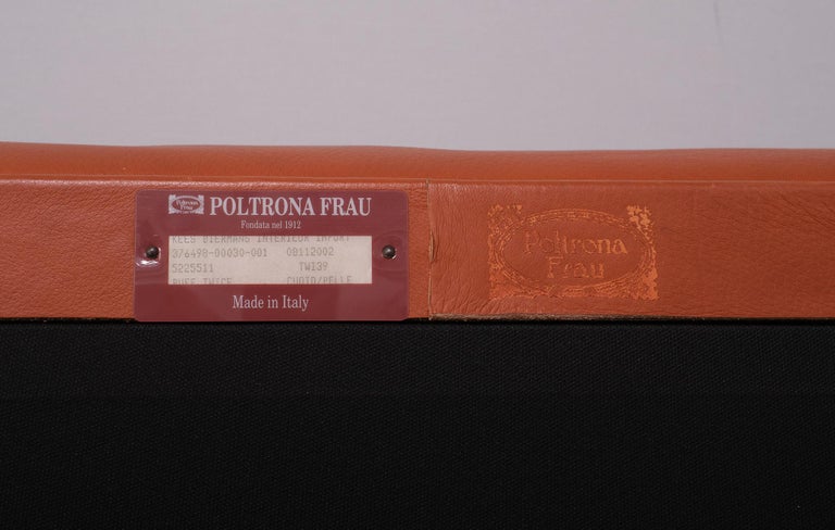 Poltrona Frau ''Twice'' Pierluigi Cerri. original ottoman. Italy For Sale  at 1stDibs