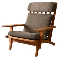Poltrona GE 375 di Hans Wegner per Getama