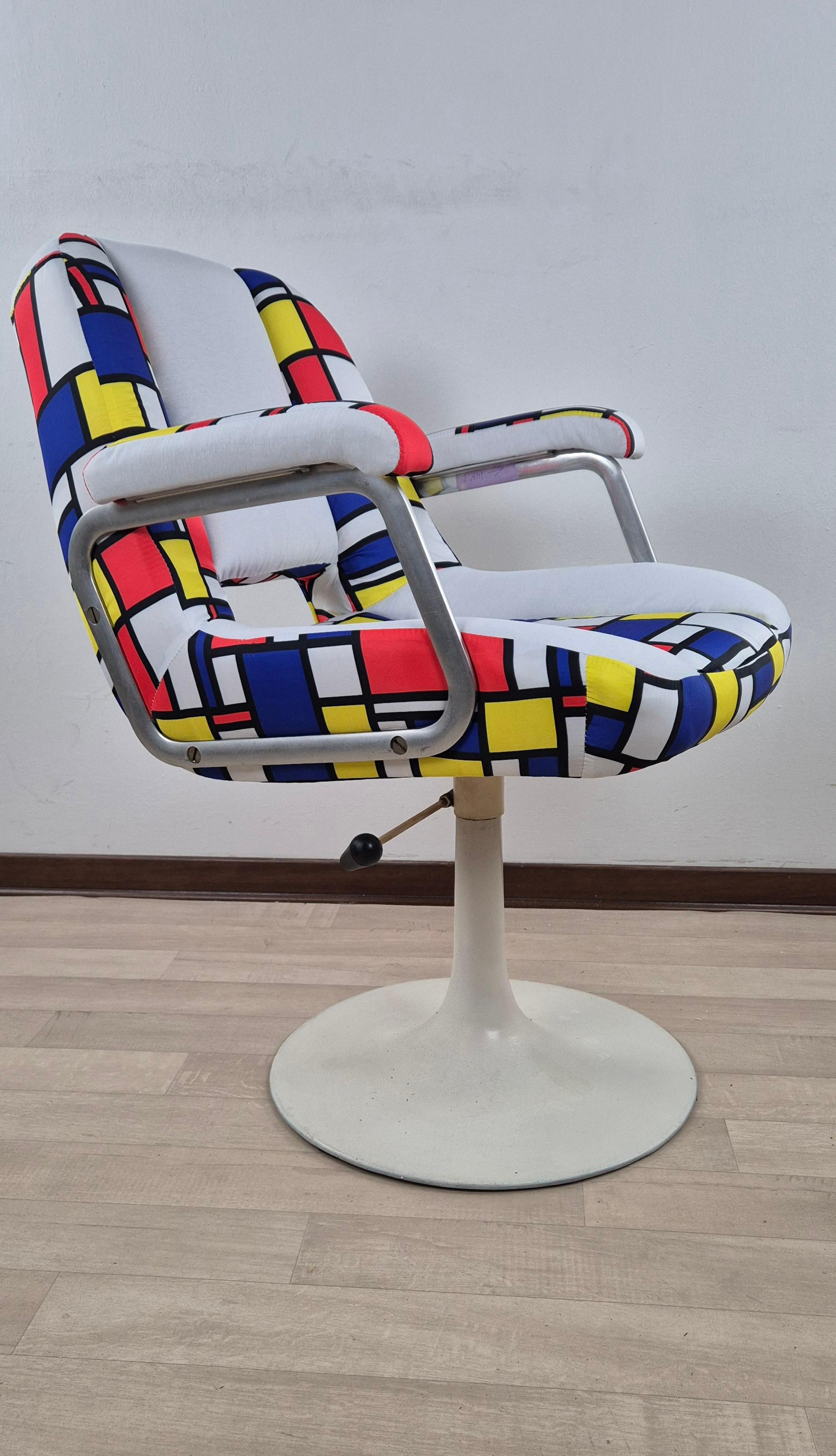Poltrona girevole 70 vintage en vente 9