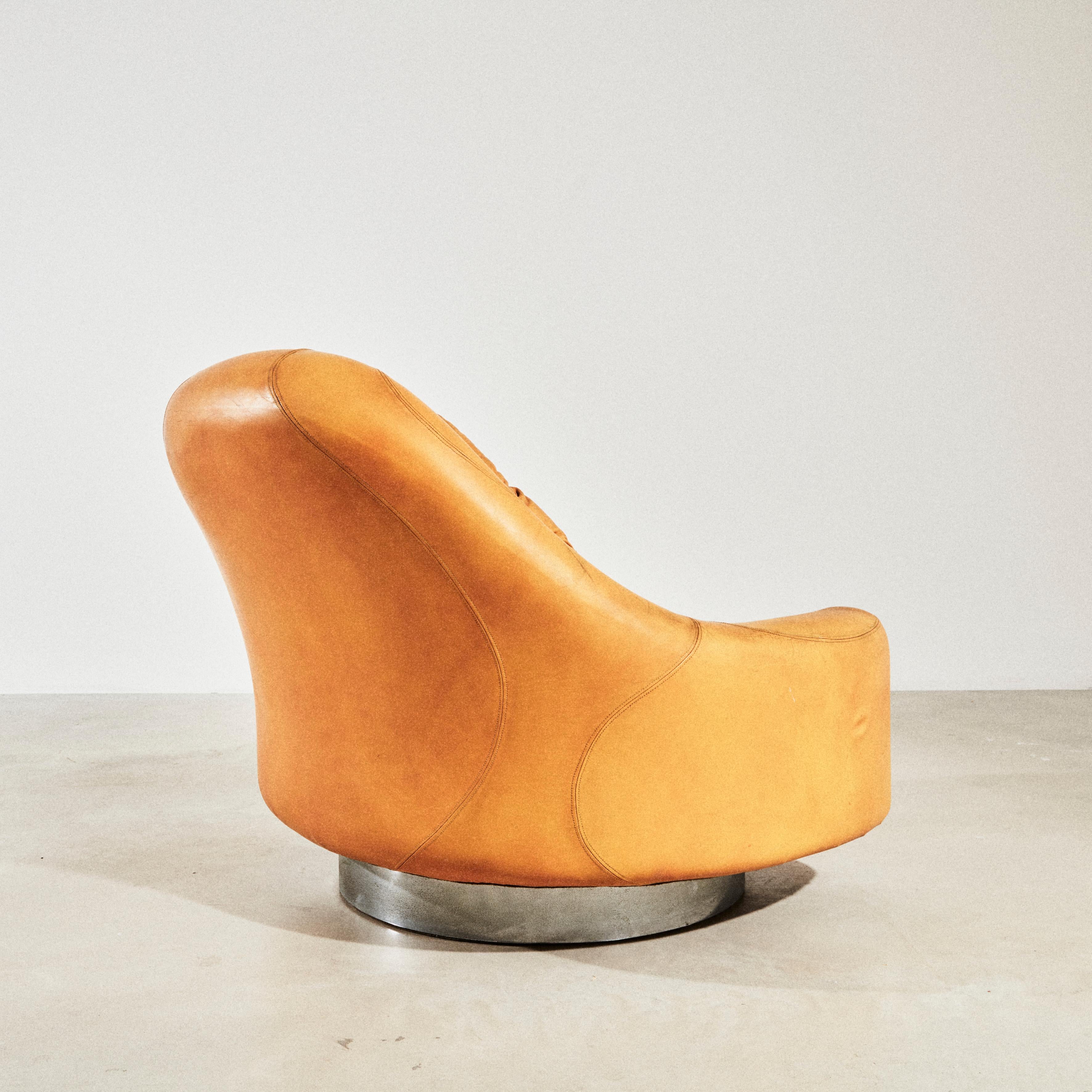 Italian Fauteuil pivotant en cuir, design de Guido Faleschini pour Mariani v. 1975 en vente