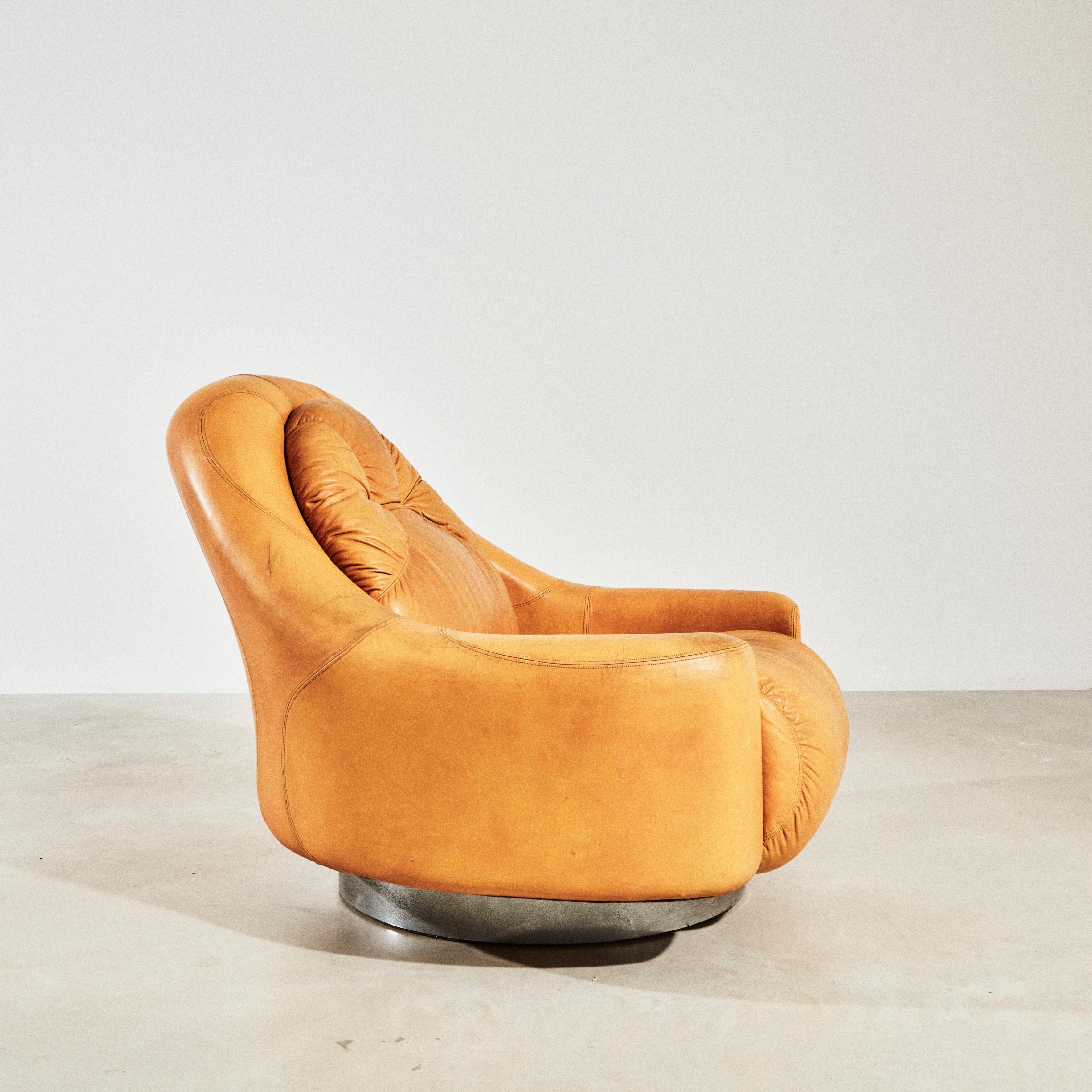 Late 20th Century Fauteuil pivotant en cuir, design de Guido Faleschini pour Mariani v. 1975 en vente