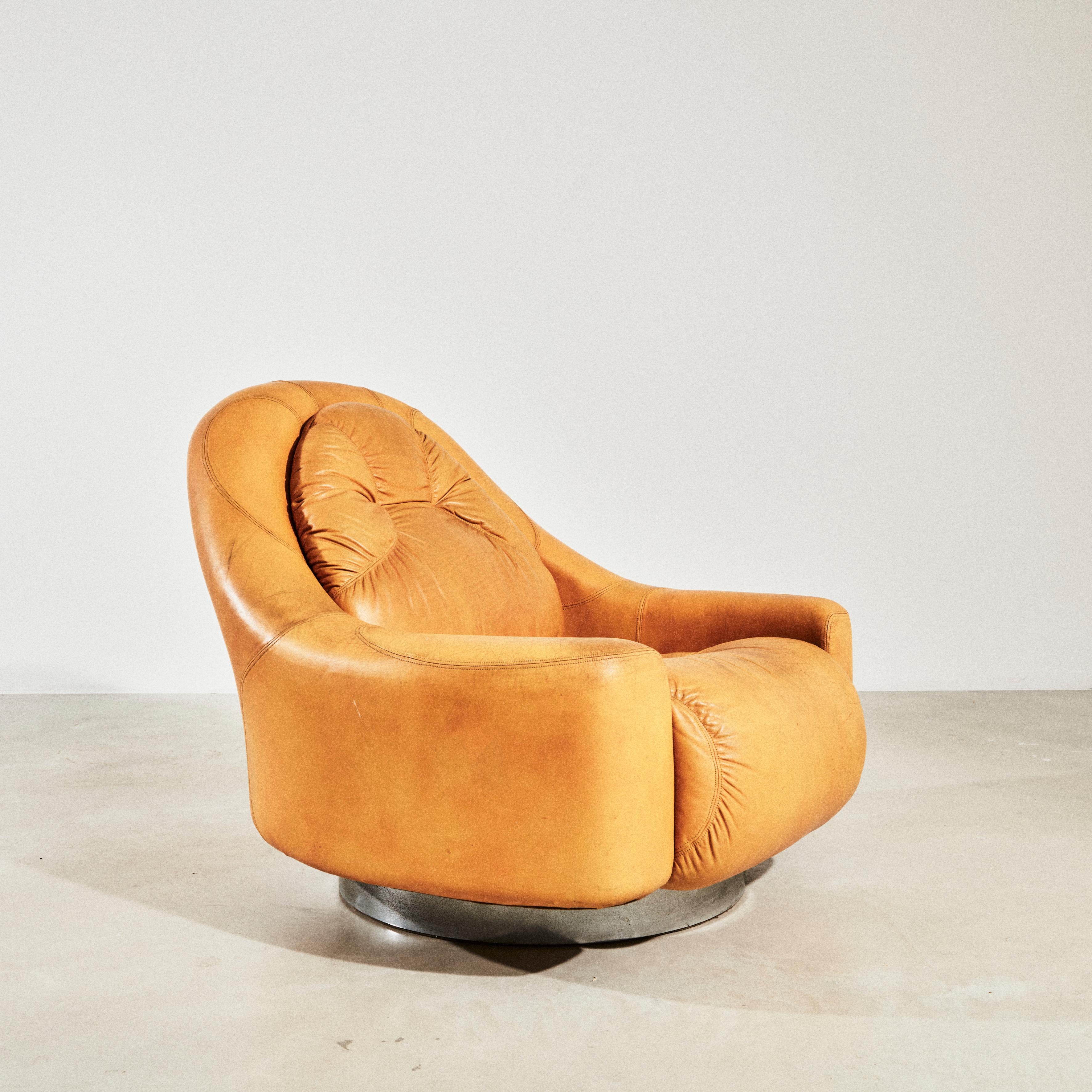 Acier Fauteuil pivotant en cuir, design de Guido Faleschini pour Mariani v. 1975 en vente