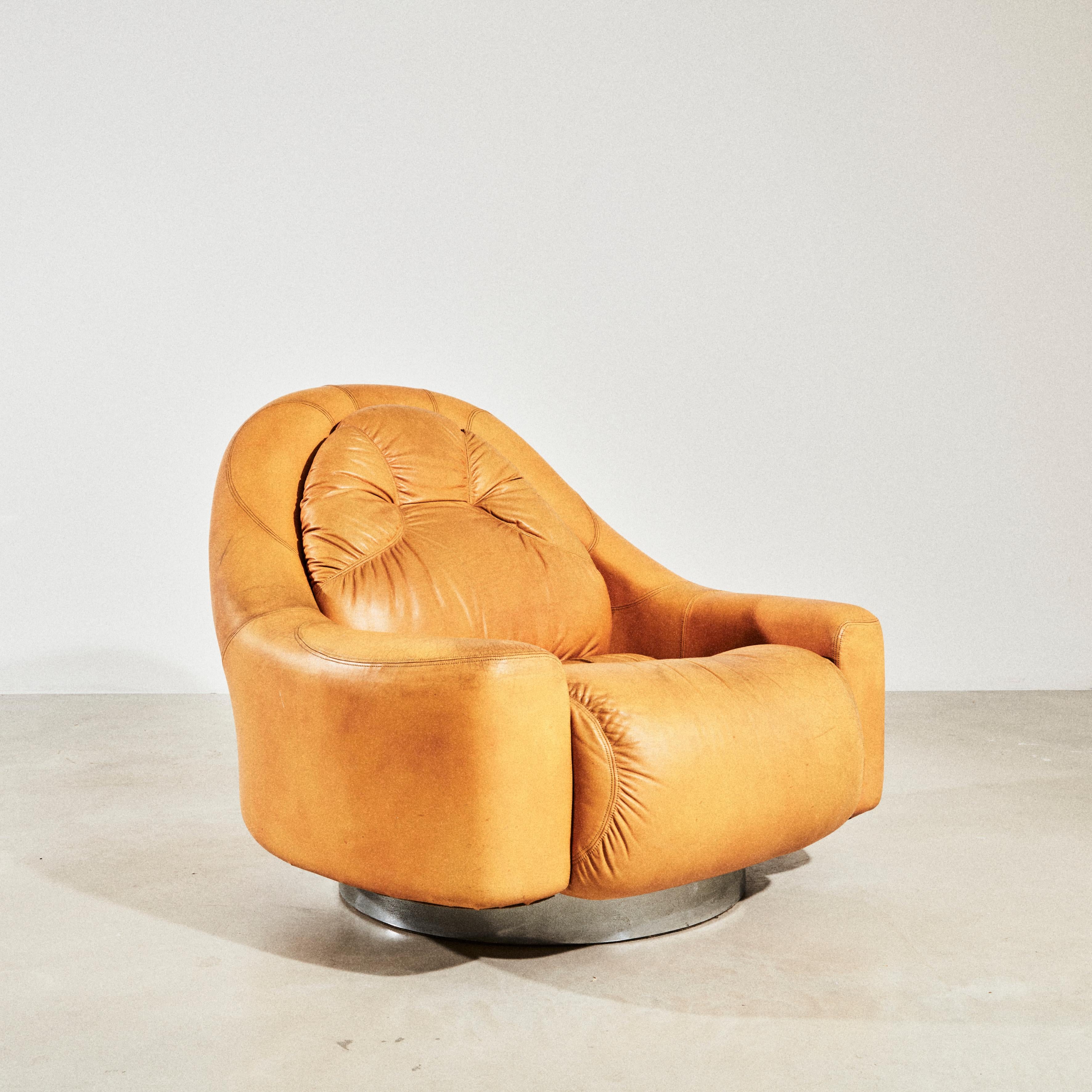 Fauteuil pivotant en cuir, design de Guido Faleschini pour Mariani v. 1975 en vente 1