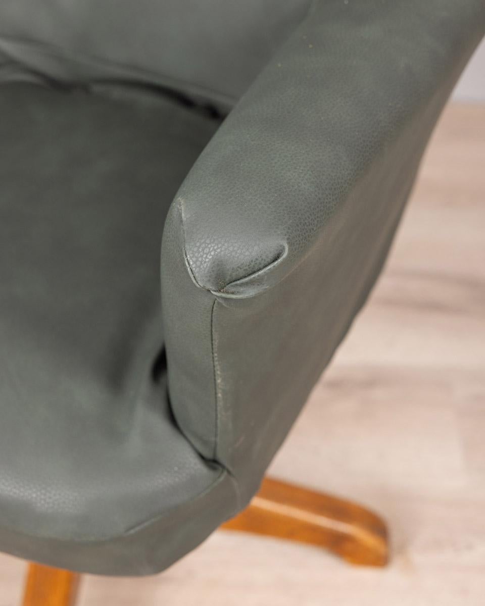Italian Fauteuil pivotant en cuir des années 1950, design Anonima Castelli en vente