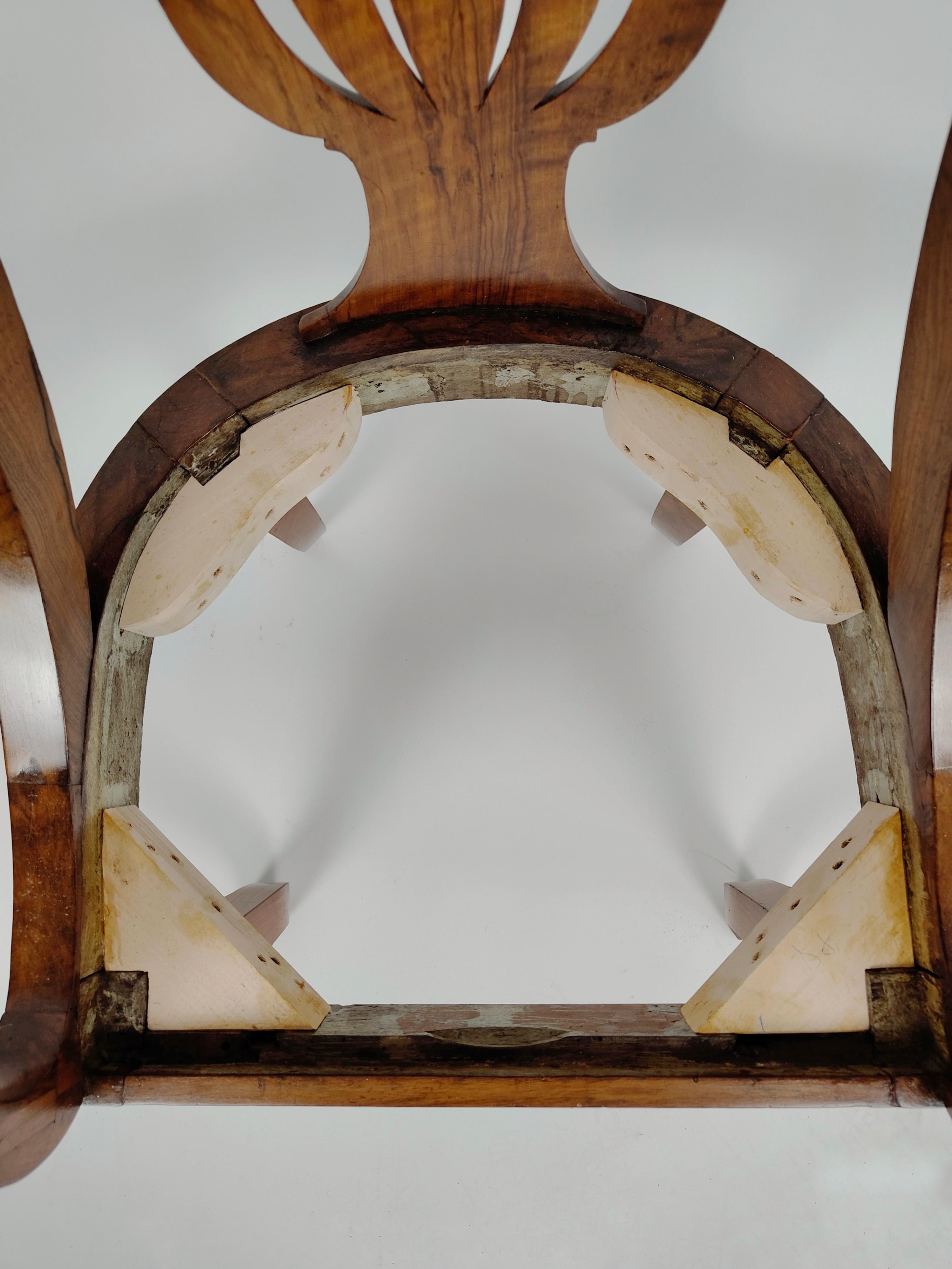 Poltrona in legno di noce del XIX secolo di epoca Biedermeier Chapado en venta