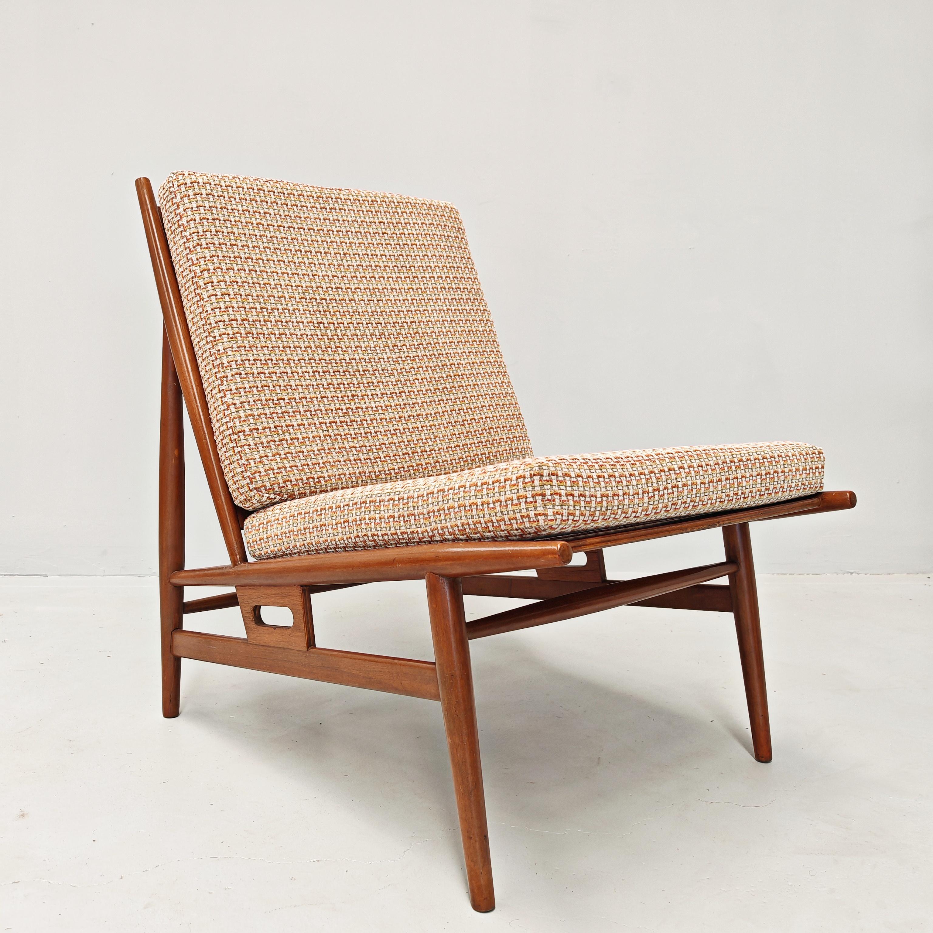 Poltrona in legno e tessuto originale vintage prodotta da ISA Bergamo 60s in vendita 6