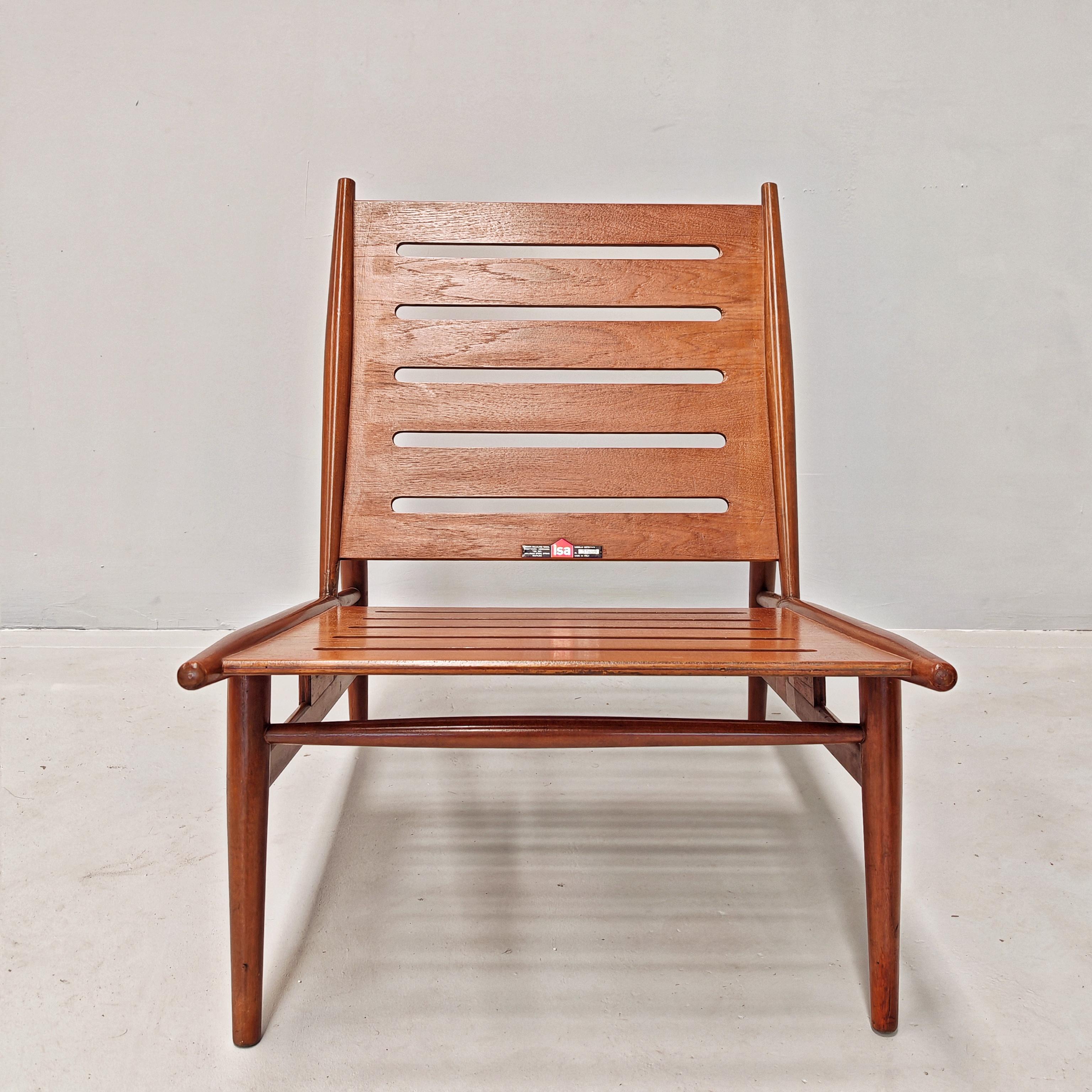Poltrona in legno e tessuto originale vintage prodotta da ISA Bergamo 60s in vendita 12