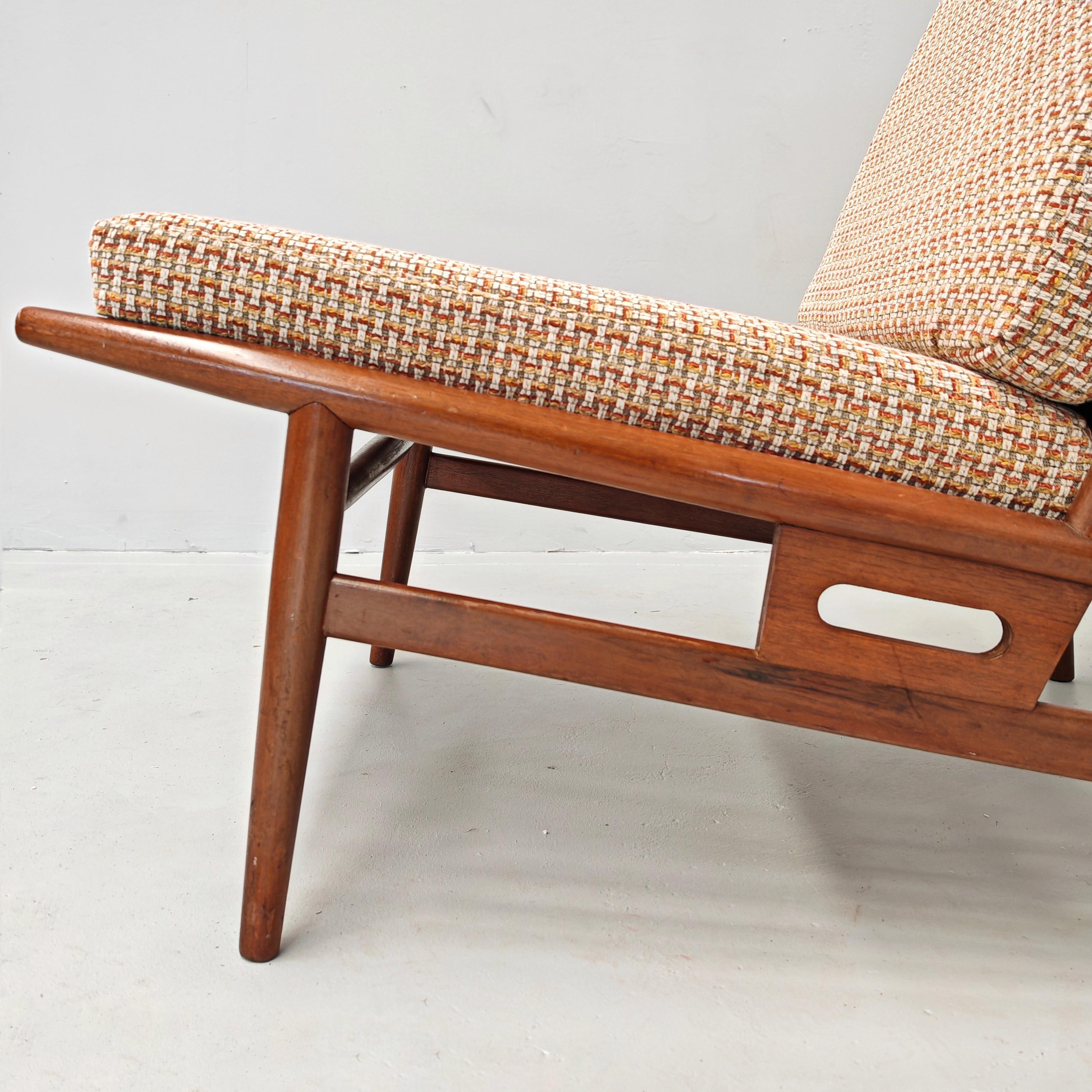 Altro Poltrona in legno e tessuto originale vintage prodotta da ISA Bergamo 60s in vendita