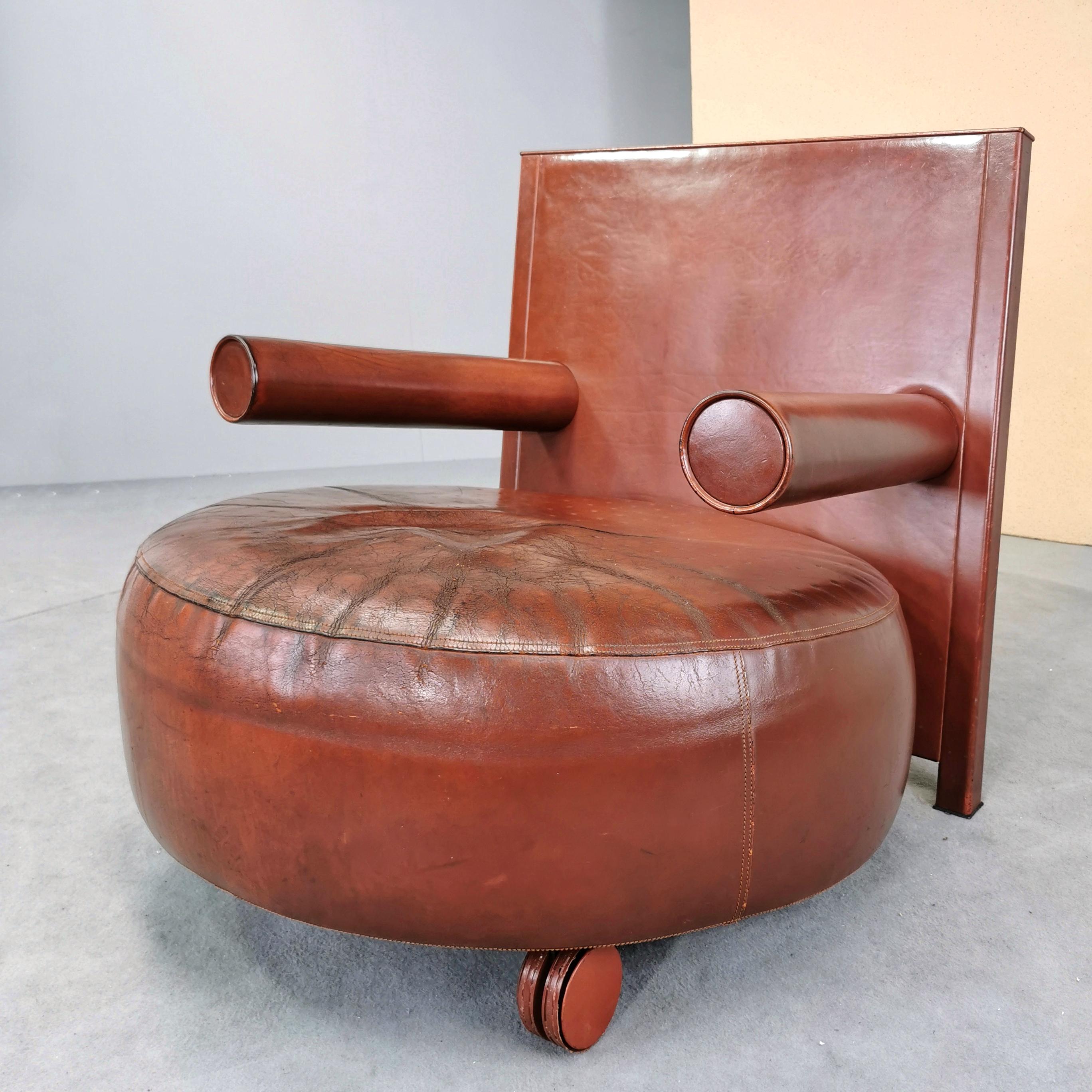 Baisity leather armchair designer A. Citterio for B&B Italia 1980's For Sale 10