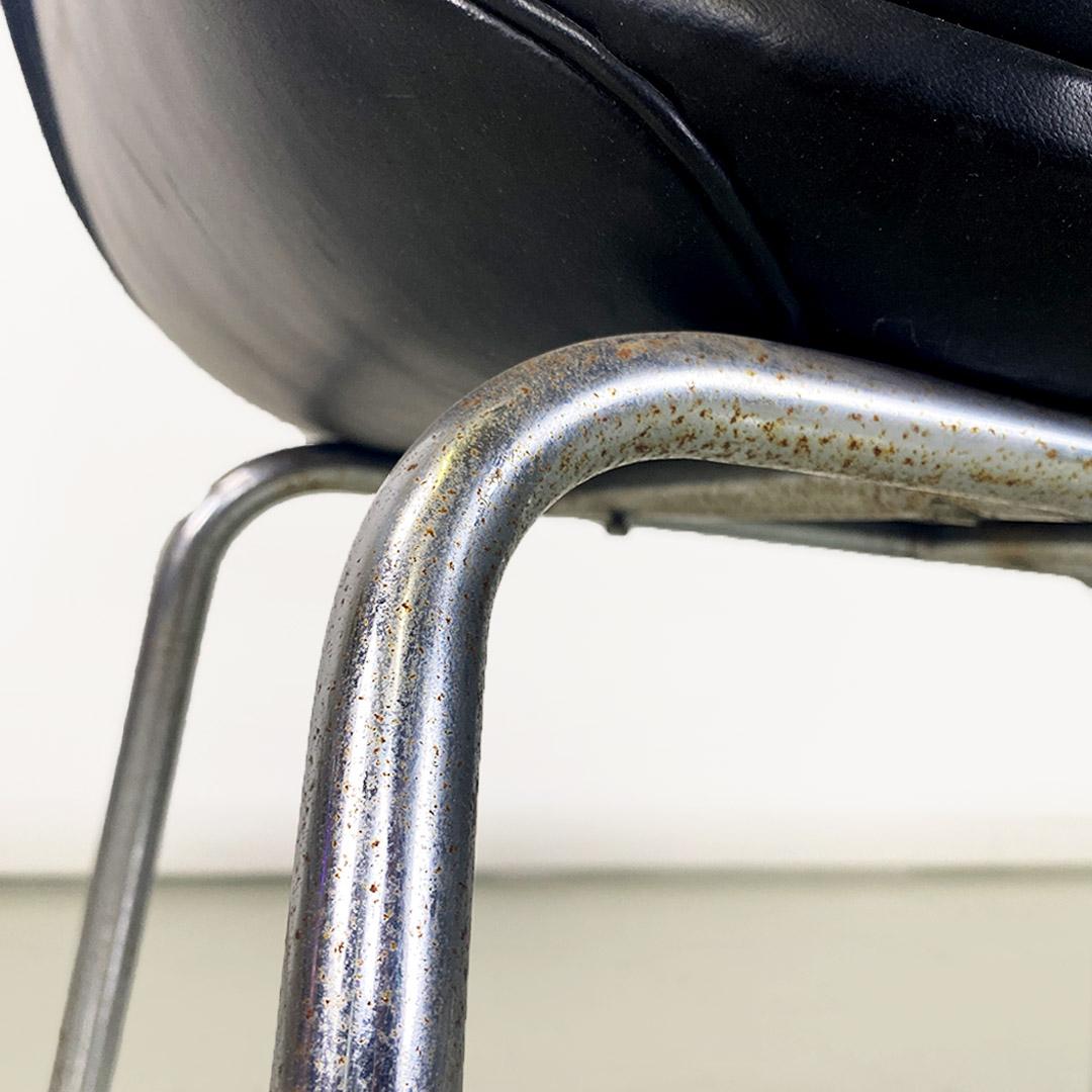 Italian mid-century faux leather and chromed steel armchair by Cassina 1960s in vendita 8