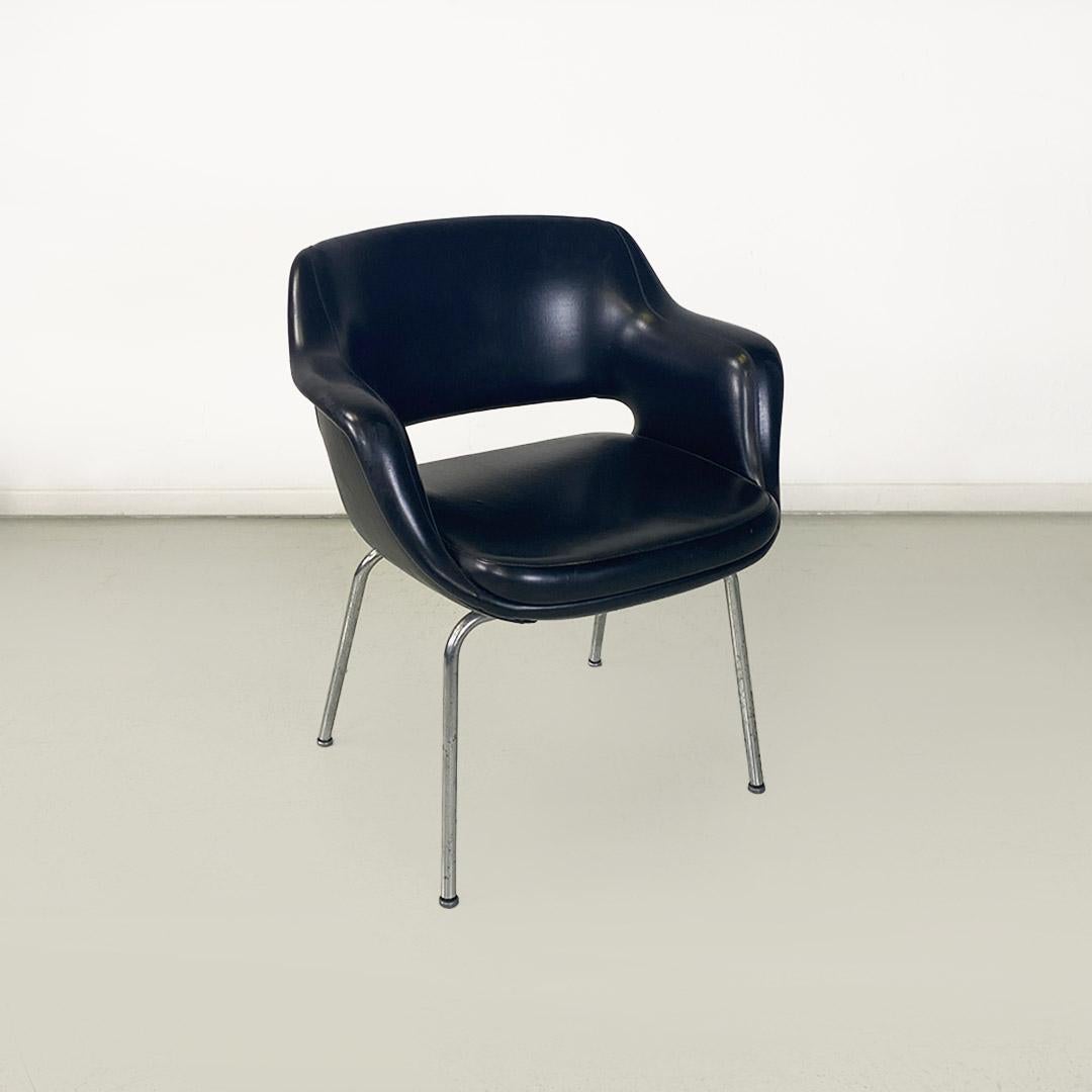 Italian faux leather and chrome-plated steel armchair, produced by Cassina ca. 1960. In Good Condition For Sale In MIlano, IT