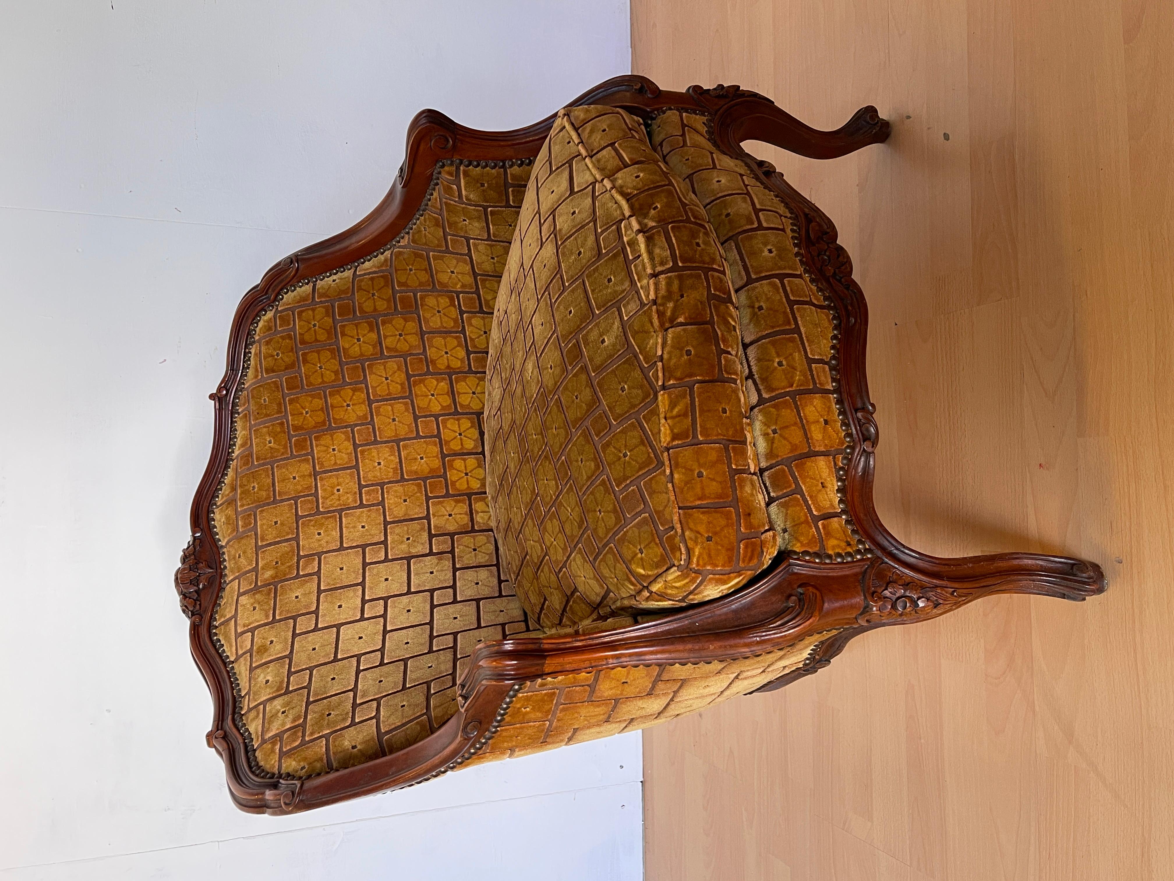 Poltrona in stile barocco italiano in legno intagliato e tessuto anni '40 en vente 3