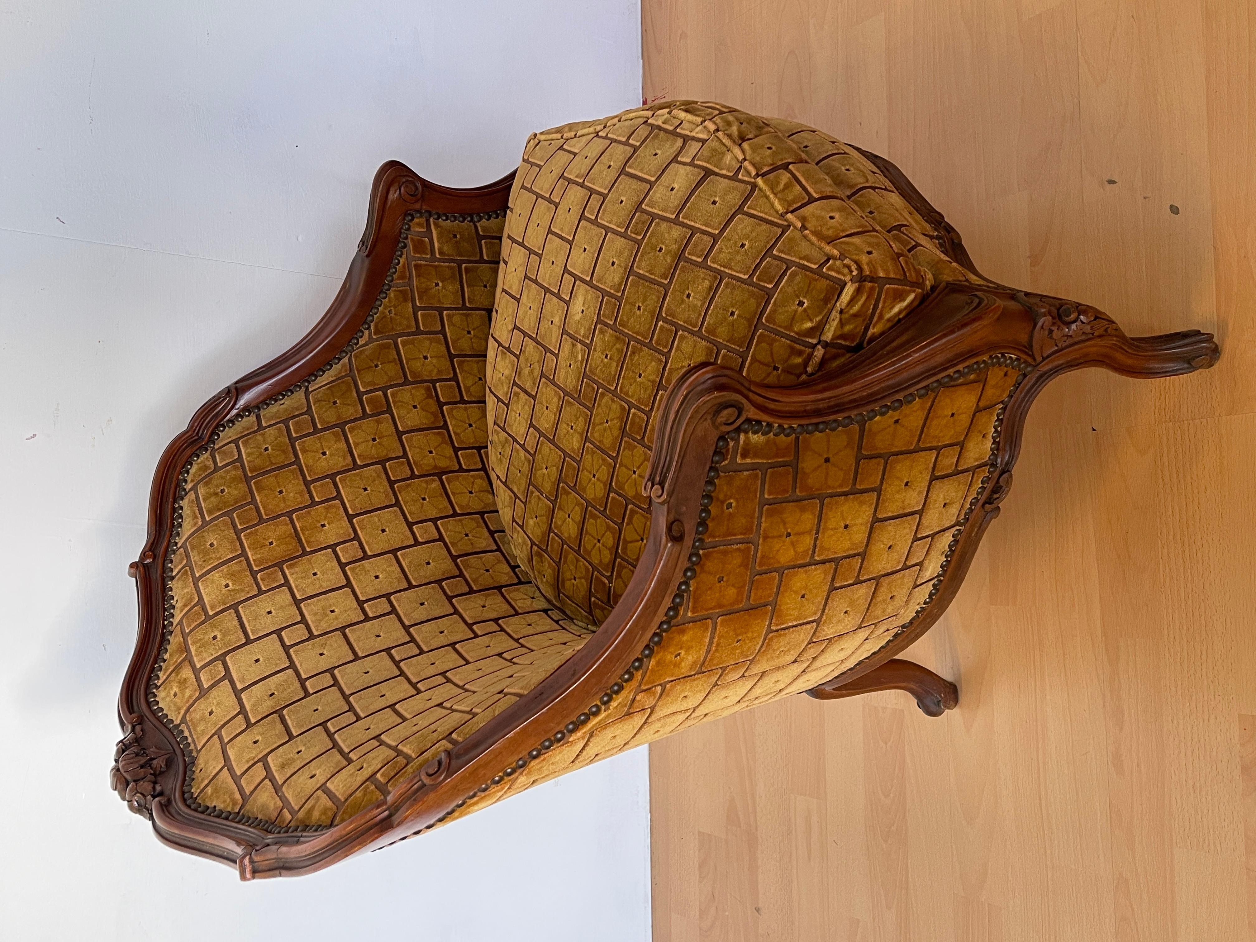 Poltrona in stile barocco italiano in legno intagliato e tessuto anni '40 en vente 8