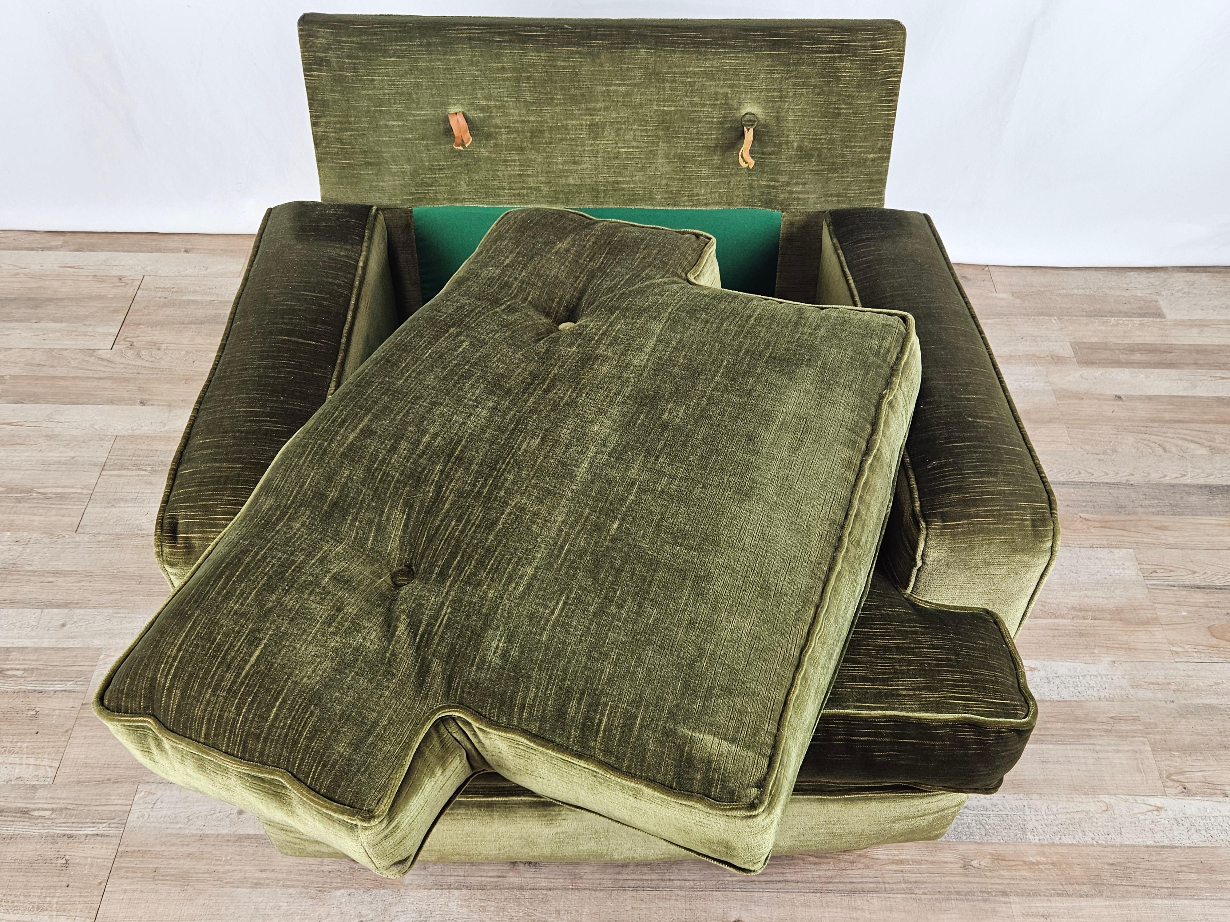 Green fabric armchair with wooden feet For Sale 8