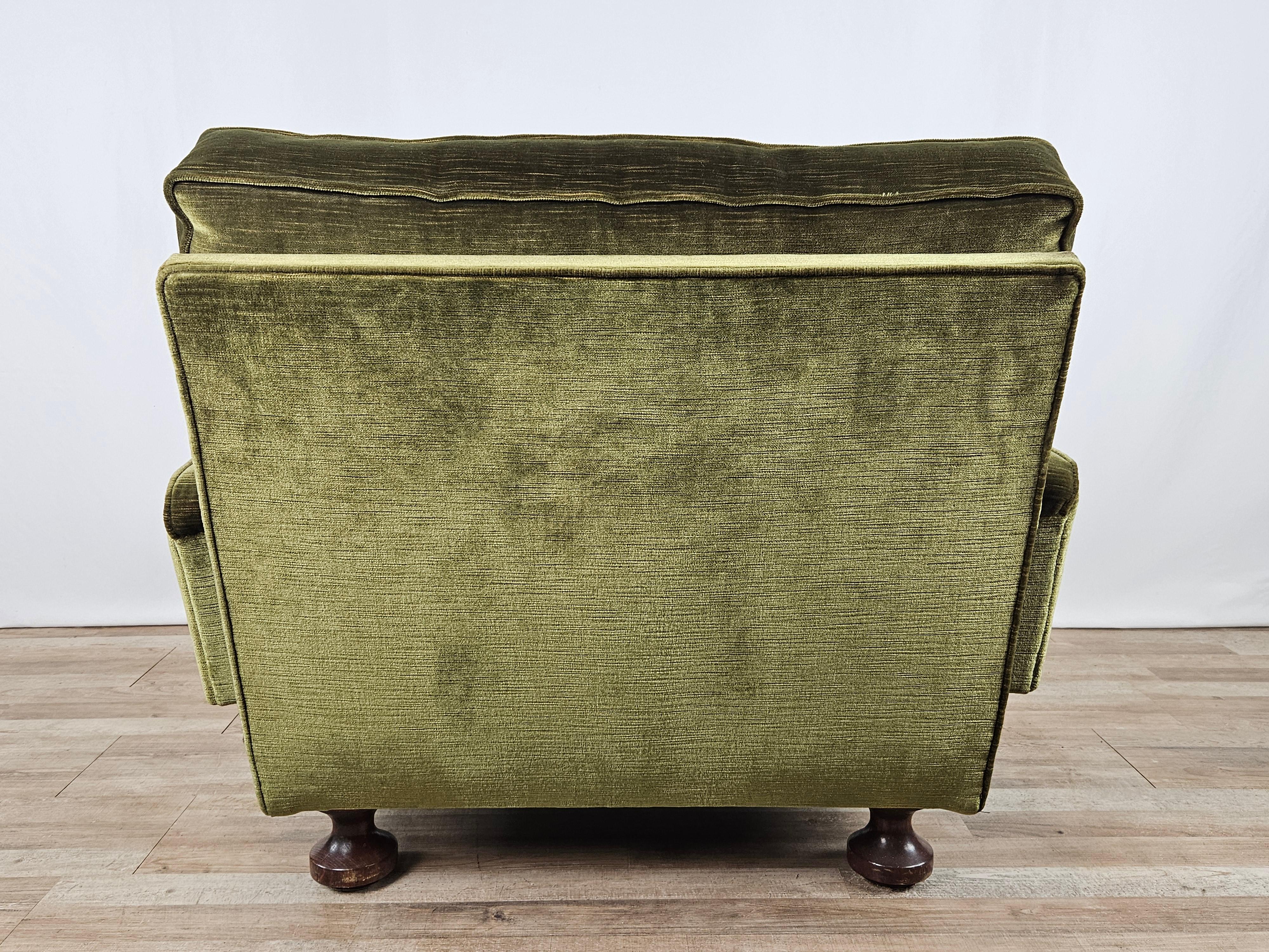 Italian Green fabric armchair with wooden feet For Sale