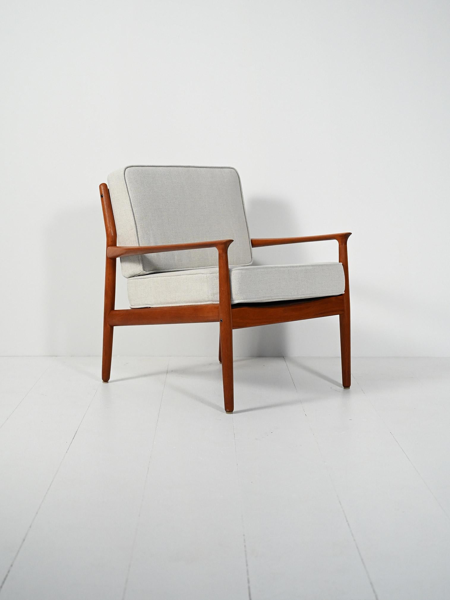 Scandinavo moderno Poltrona in teak di Grete Jalk in vendita