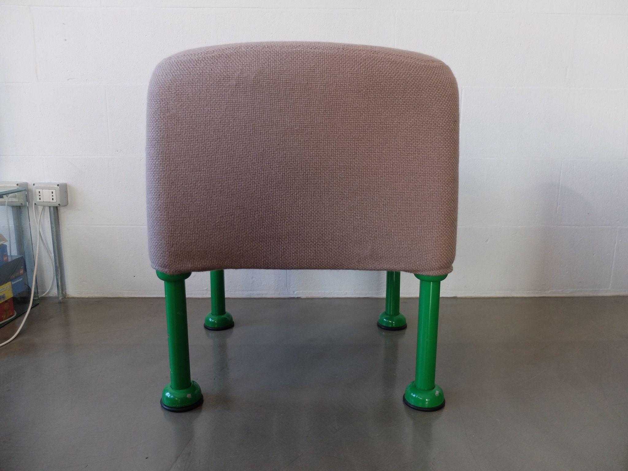 italien Poltrona in tessuto grigio e gambe in metallo di Rossi di Albizzate, 1990 ca en vente