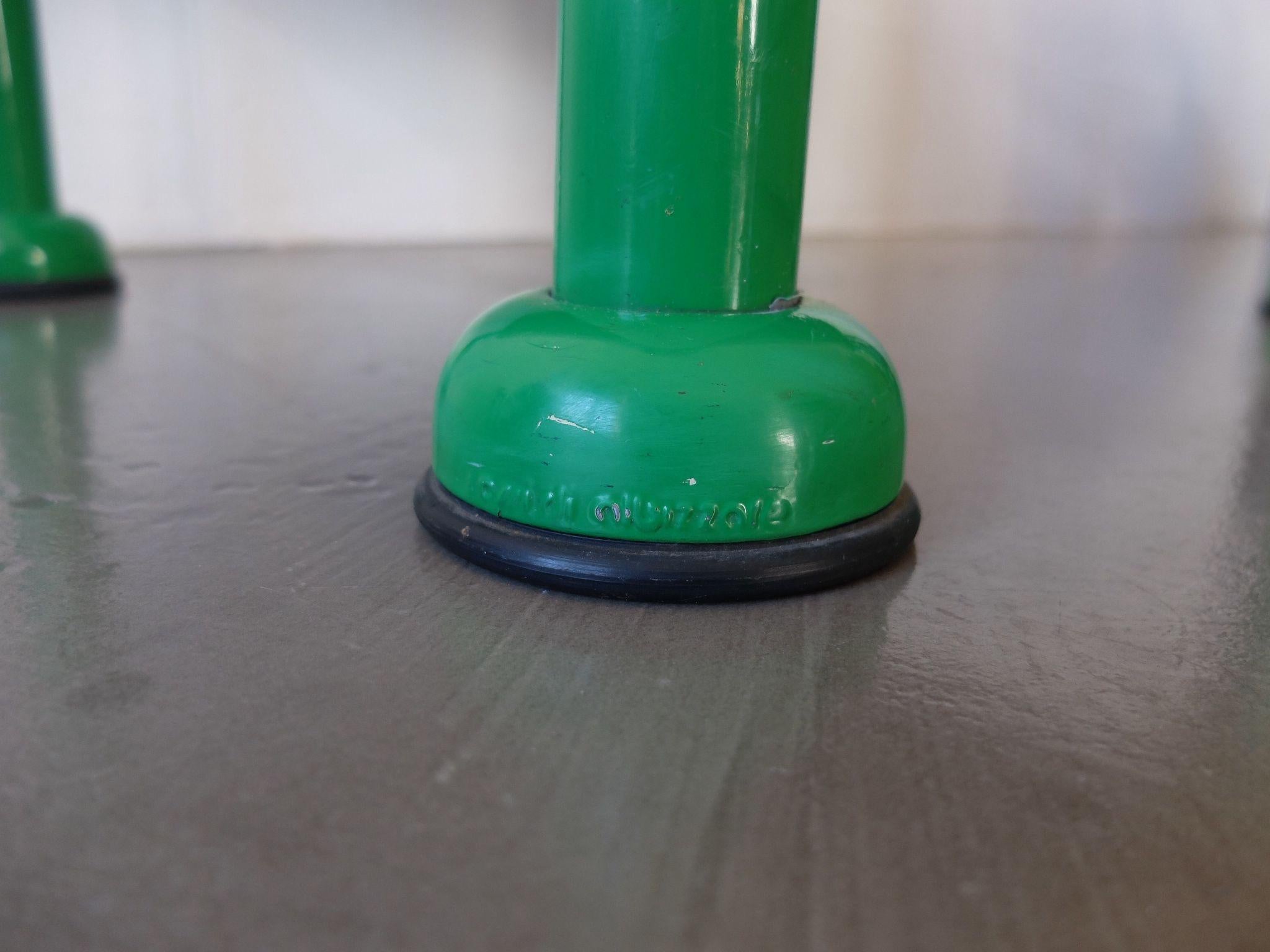 Métal Poltrona in tessuto grigio e gambe in metallo di Rossi di Albizzate, 1990 ca en vente