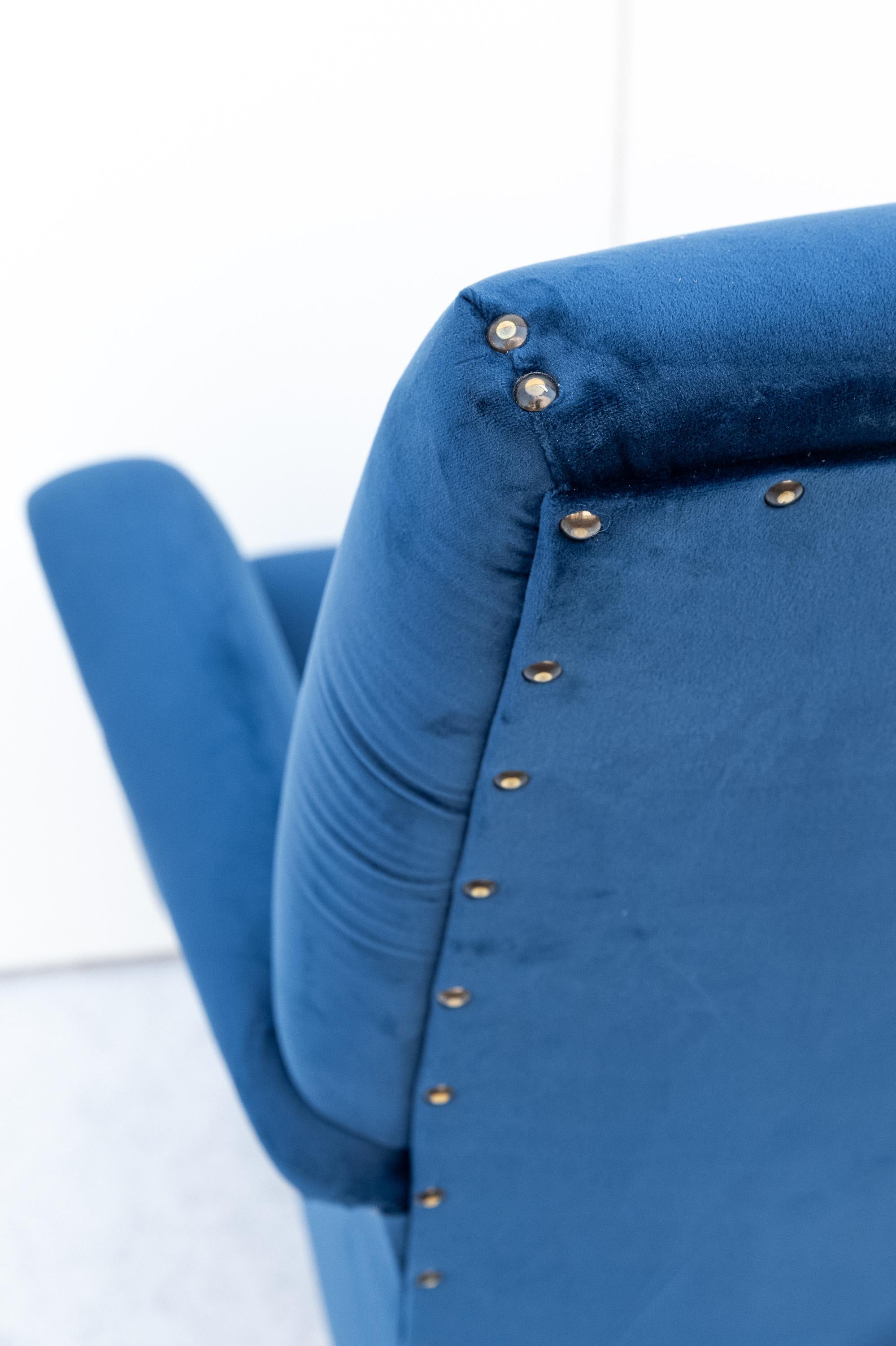 Poltrona in velluto, Anni '50 For Sale 3