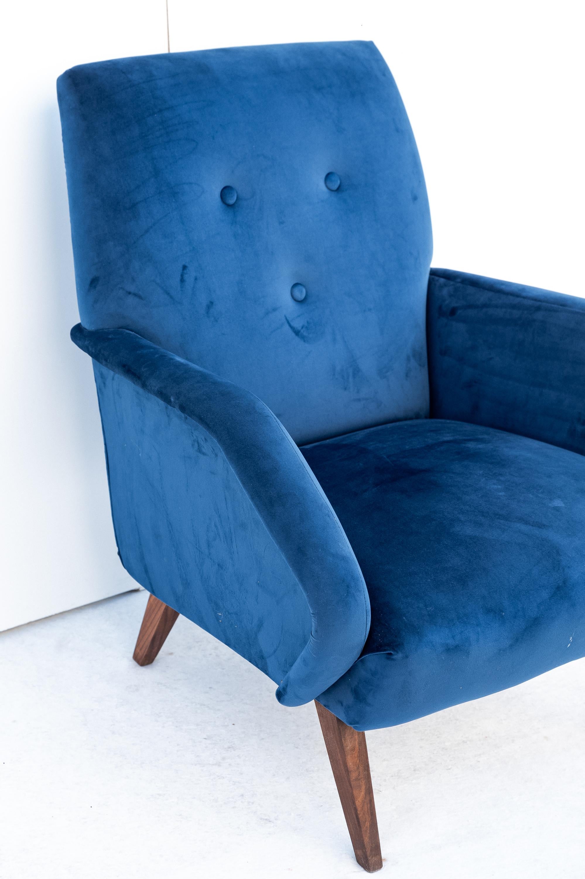 Italian Poltrona in velluto, Anni '50 For Sale